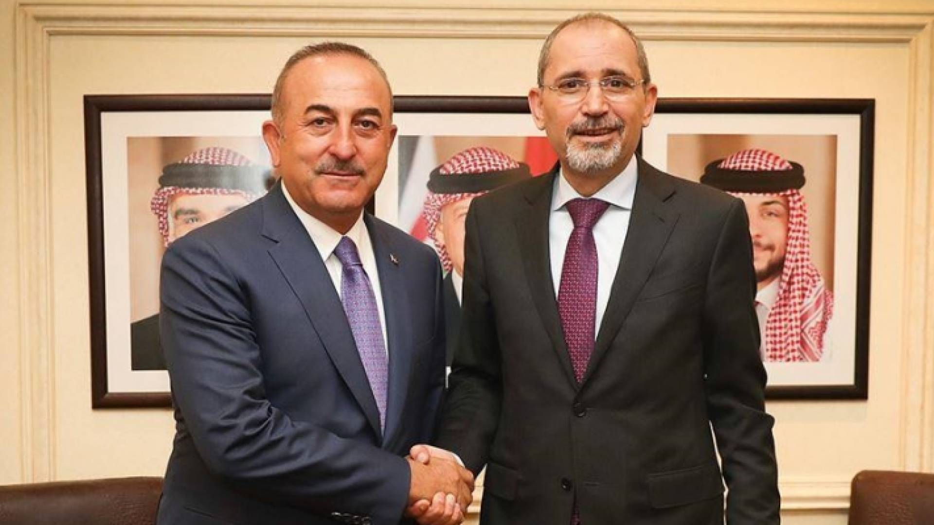 وزير الخارجية برفقة وزير خارجية تركيا