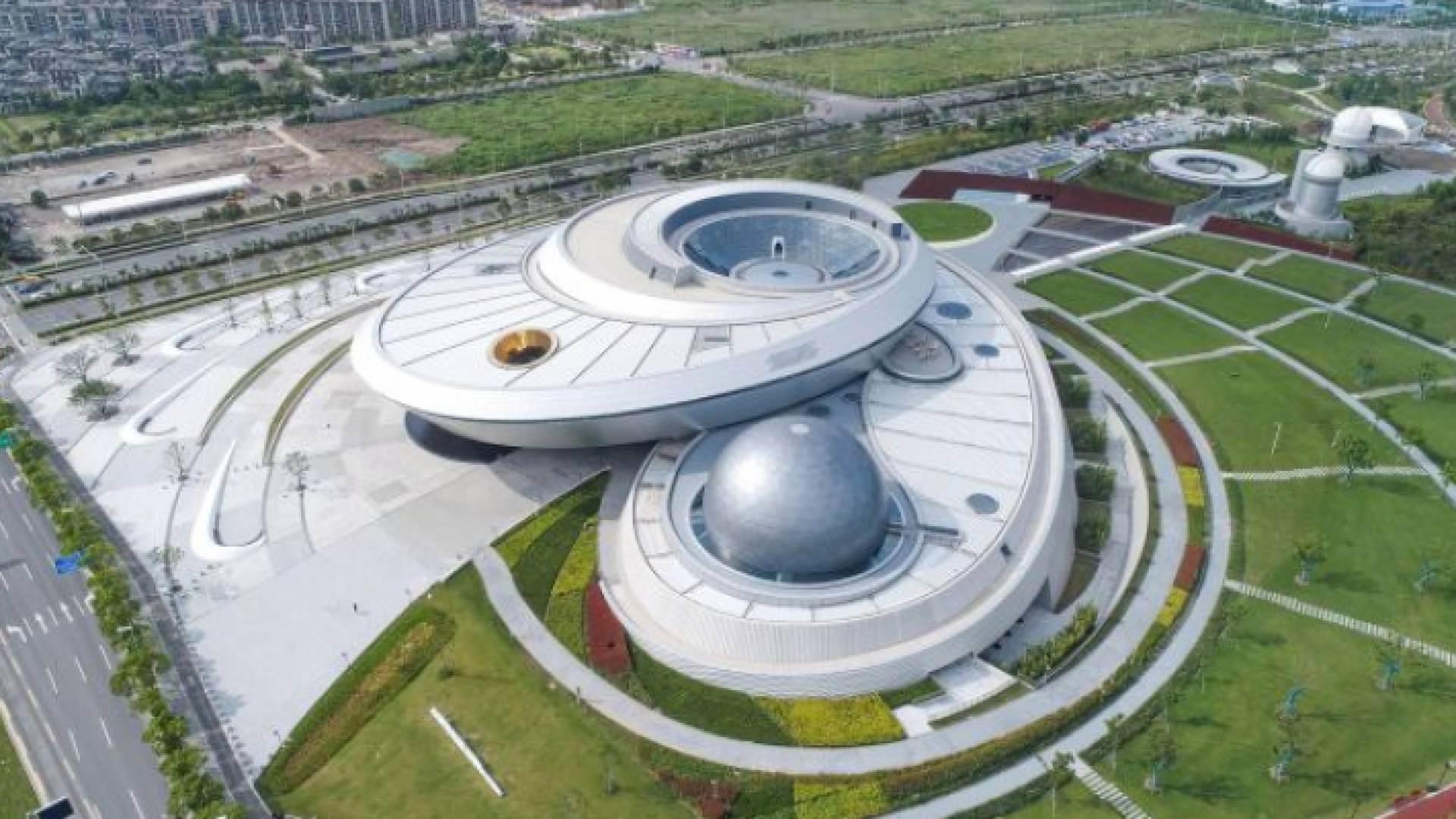أكبر قبة فلكية في العالم بشنغهاي في الصين