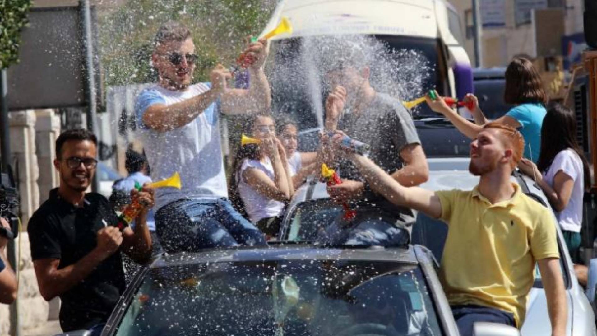 احتفالات بنتائج الثانوية العامة في فلسطيني - أرشيفية