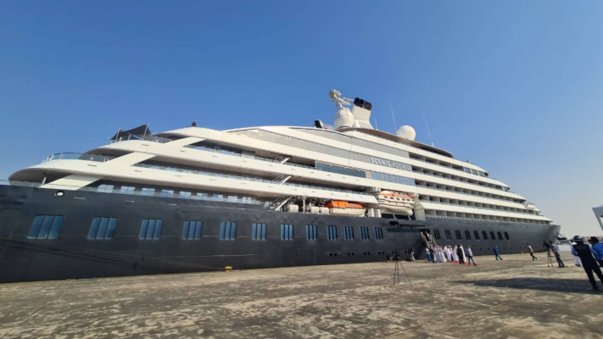 الباخرة Scenic Eclipse فائقة الرفاهية (Ultra Luxury Discovery Yacht)