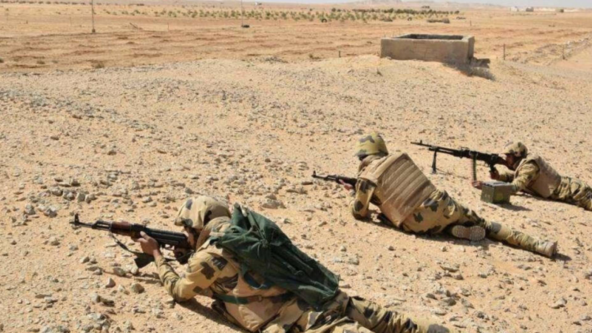 الجيش المصري يشتبك مع مسلحين في سيناء - أرشيفية