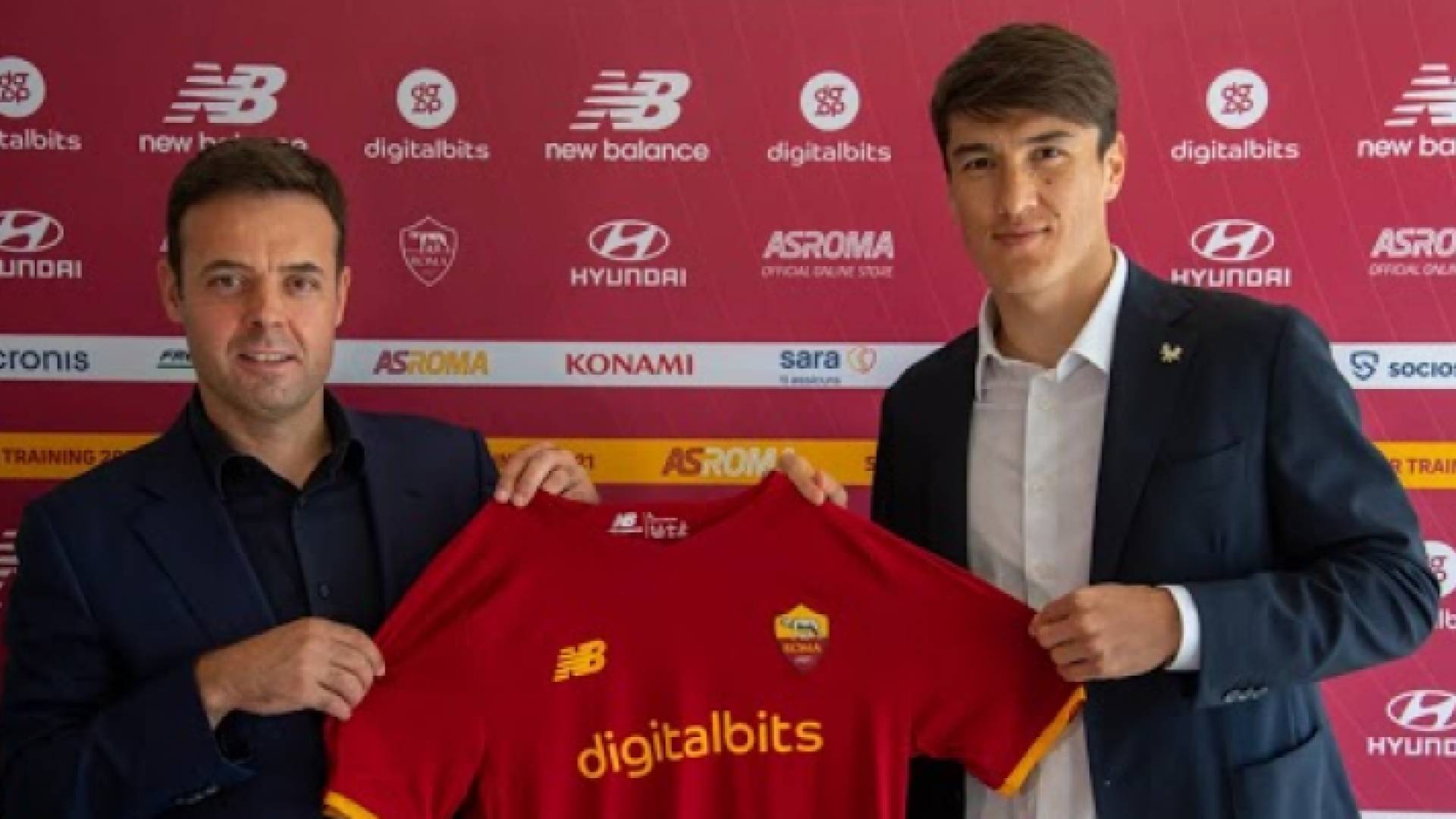 روما الإيطالي يتعاقد مع المهاجم الأوزبكي إلدور شومورودوف