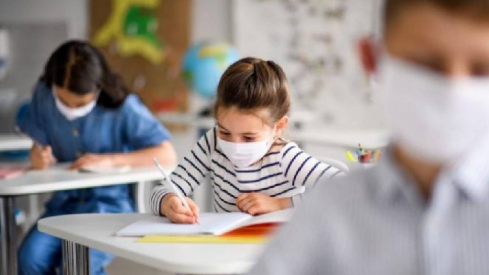 طلبة داخل الغرفة الصفية - ارشيفية