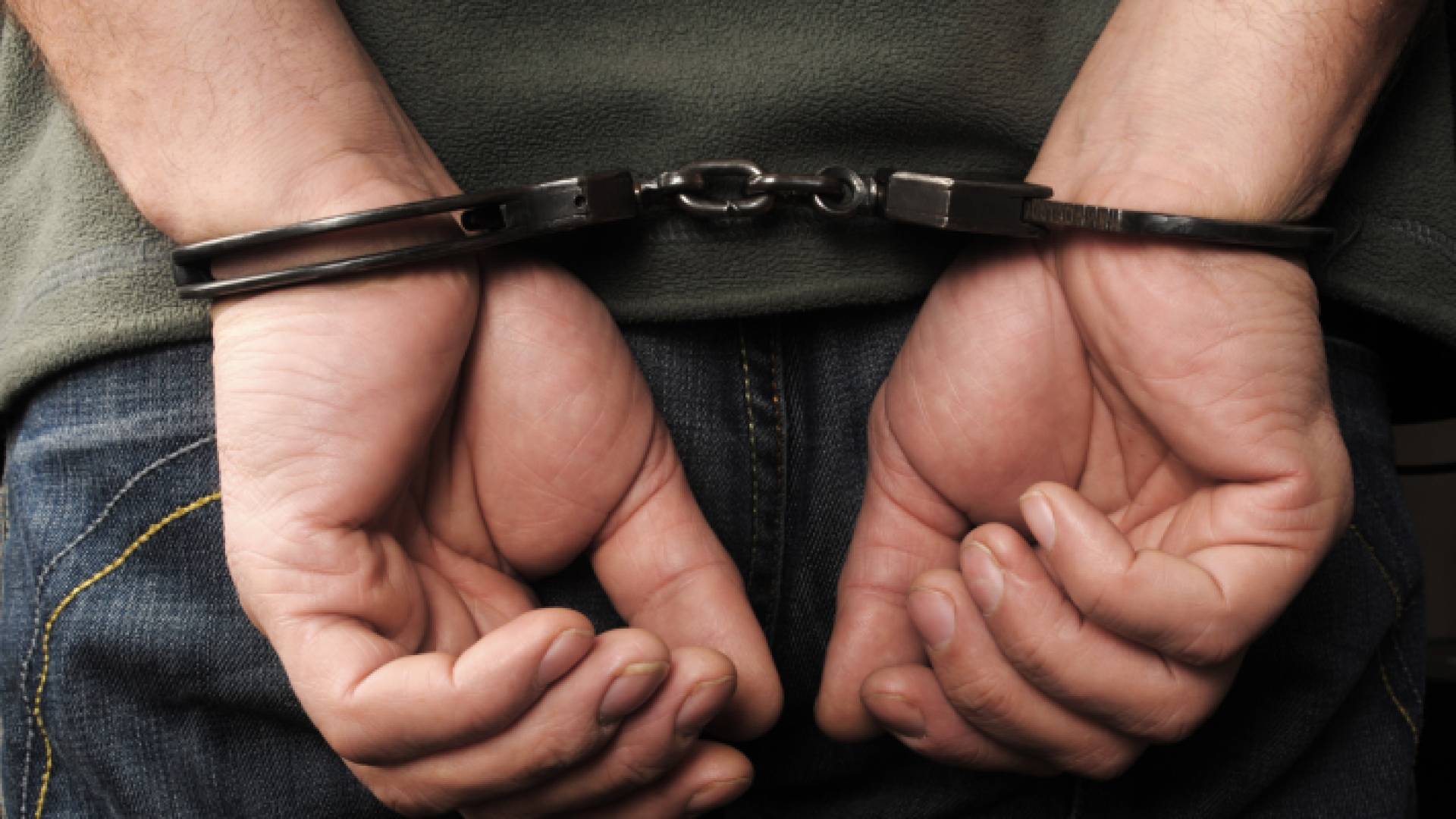 القاء القبض على شخص متهم بجناية - ارشيفية