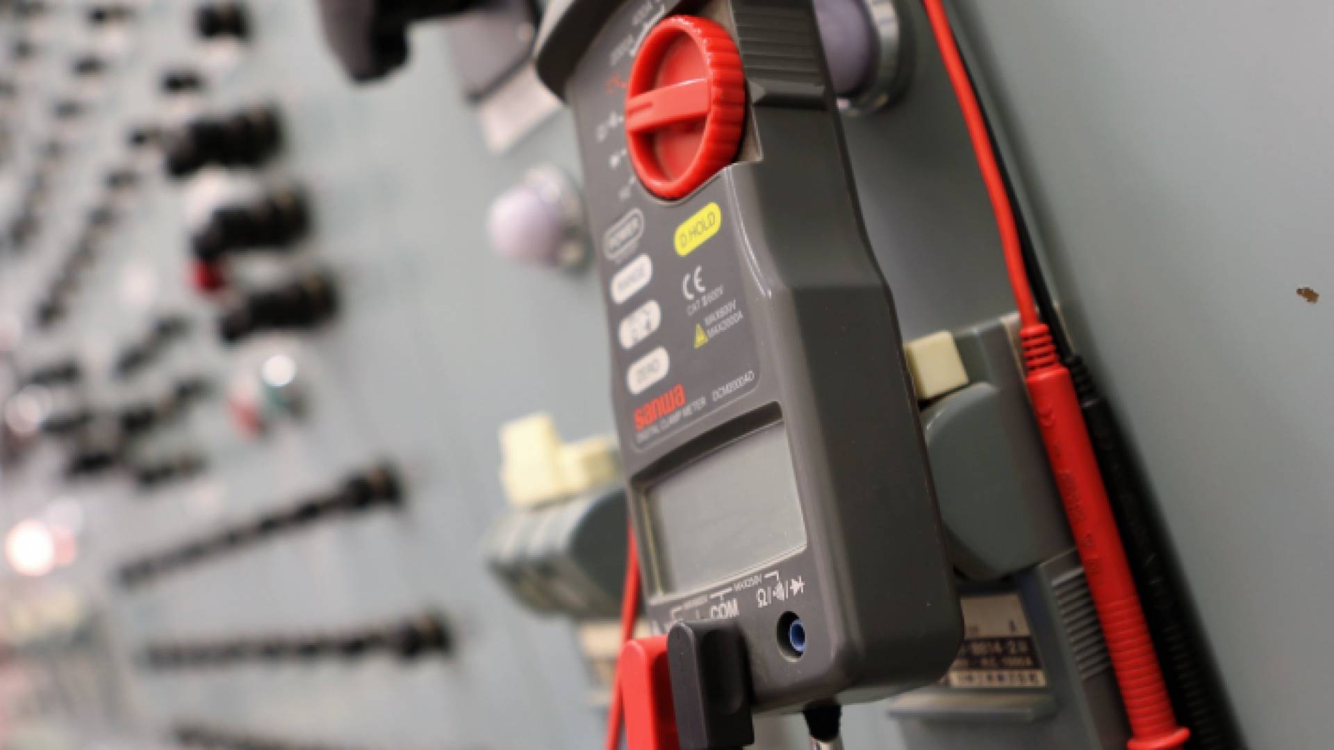 لوحة كهرباء