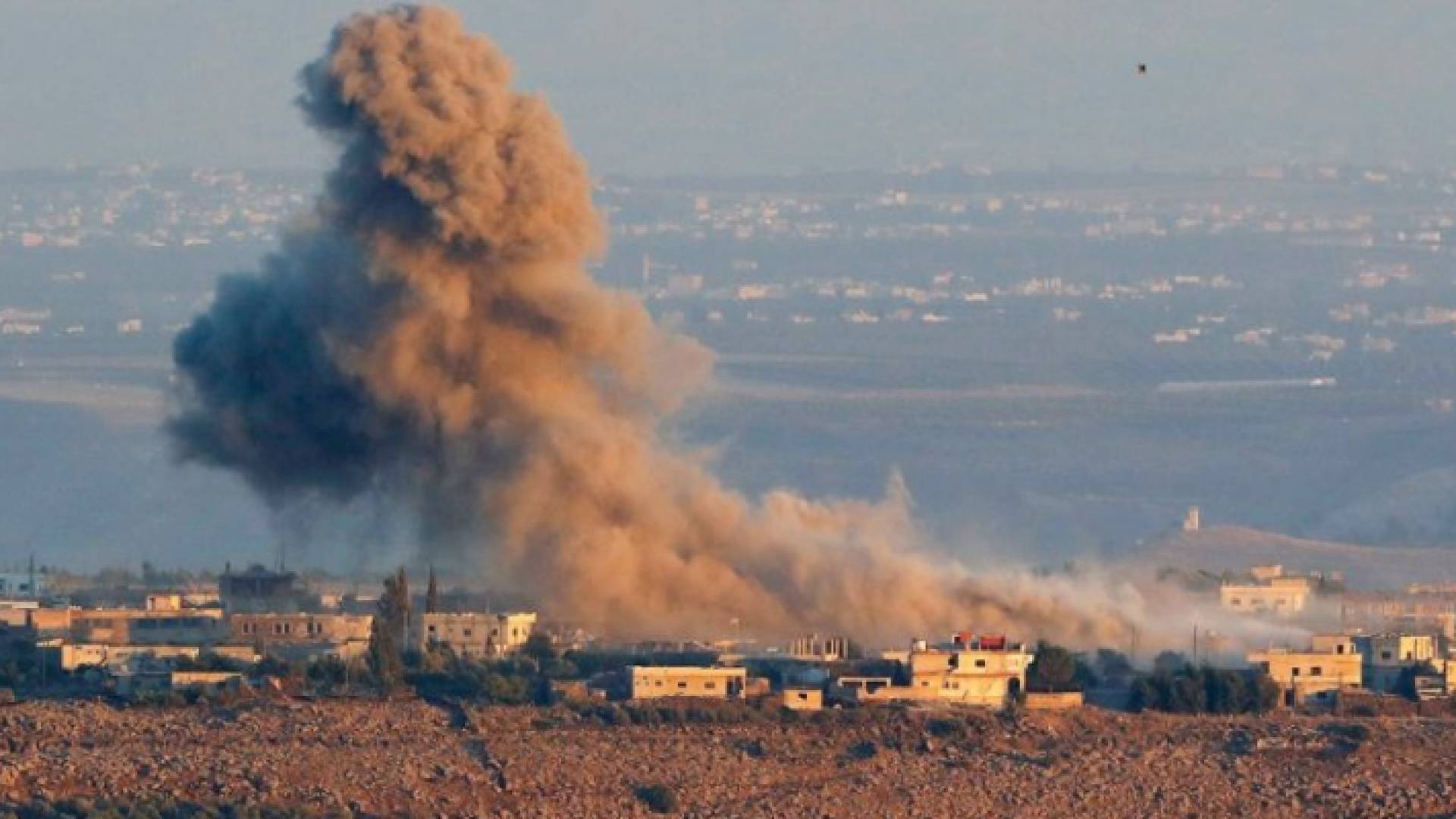 الاحتلال الإسرائيلي شن الخميس أولى ضرباته الجوية على لبنان منذ سنوات