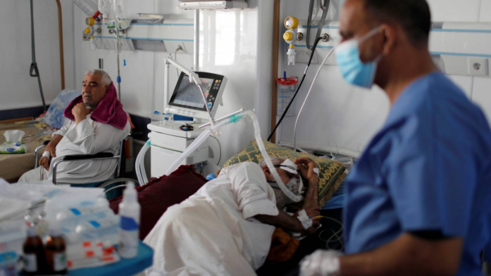 من داخل إحدى غرف العناية الحثيثة بأحد المستشفيات العراقية