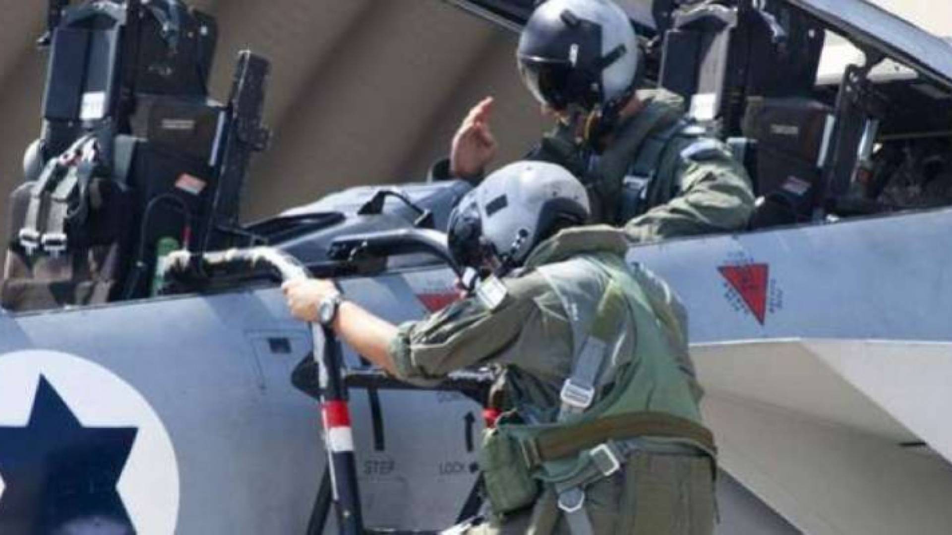 الاحتلال الإسرائيلي يؤكد أولى ضرباته الجوية على لبنان منذ سنوات