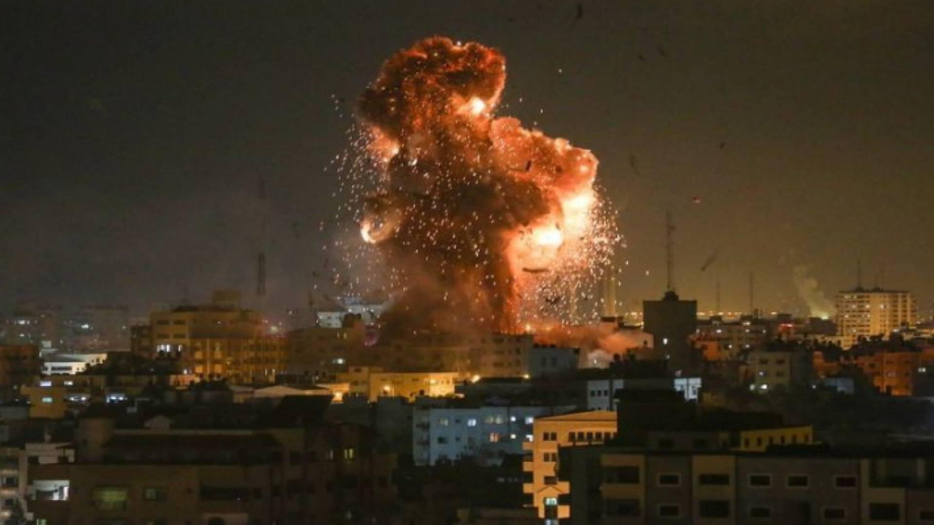 الاحتلال الاسرائيلي يقصف غزة - الصورة ارشيفية