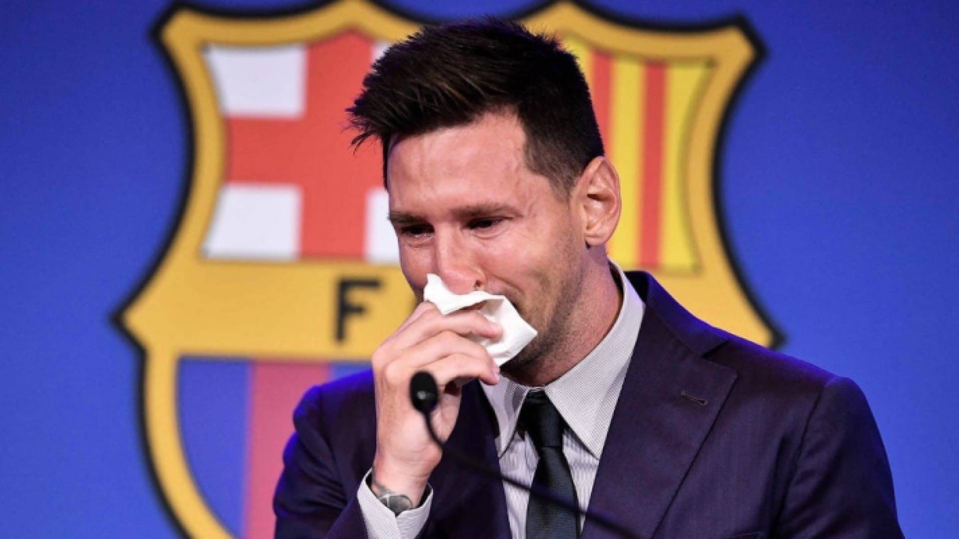 ميسي خلال المؤتمر الصحفي