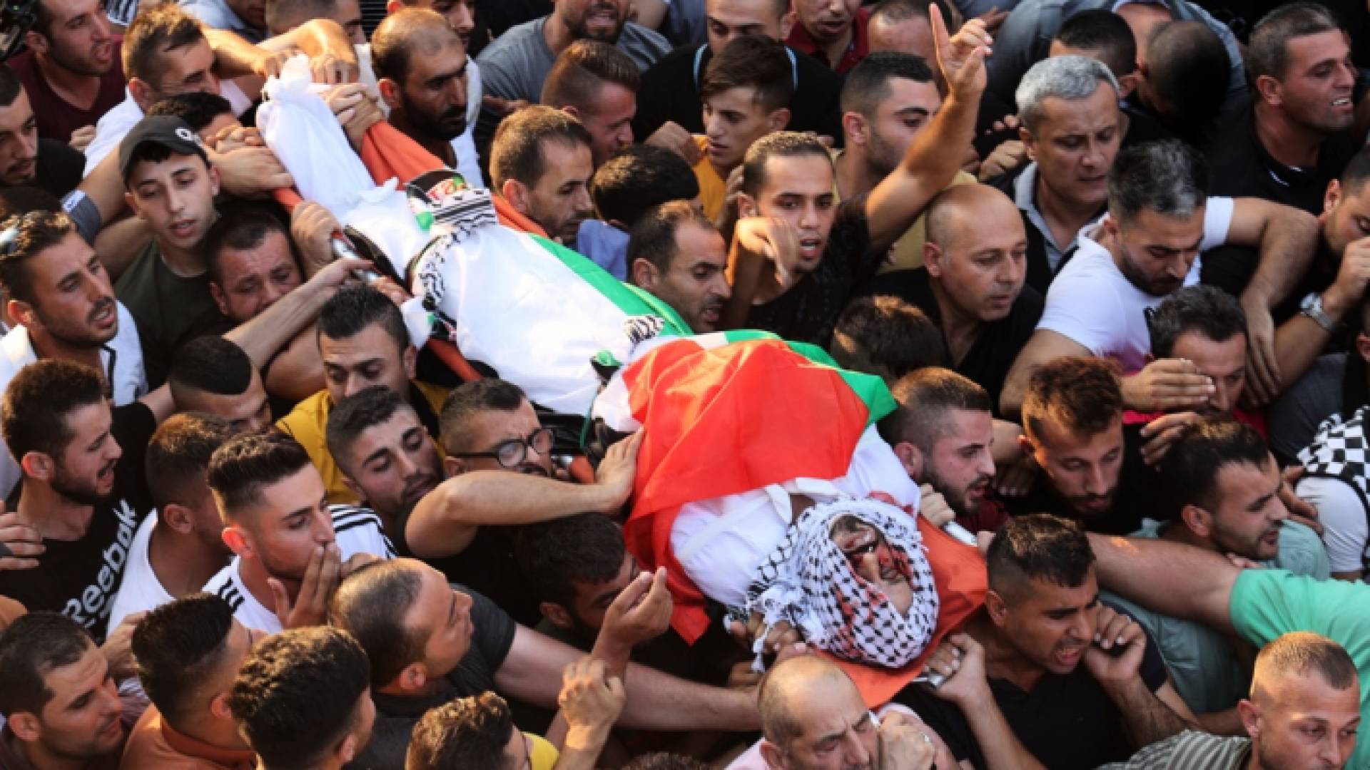 تشييع جثمان الشهيد عماد دويكات إلى مثواه الأخير