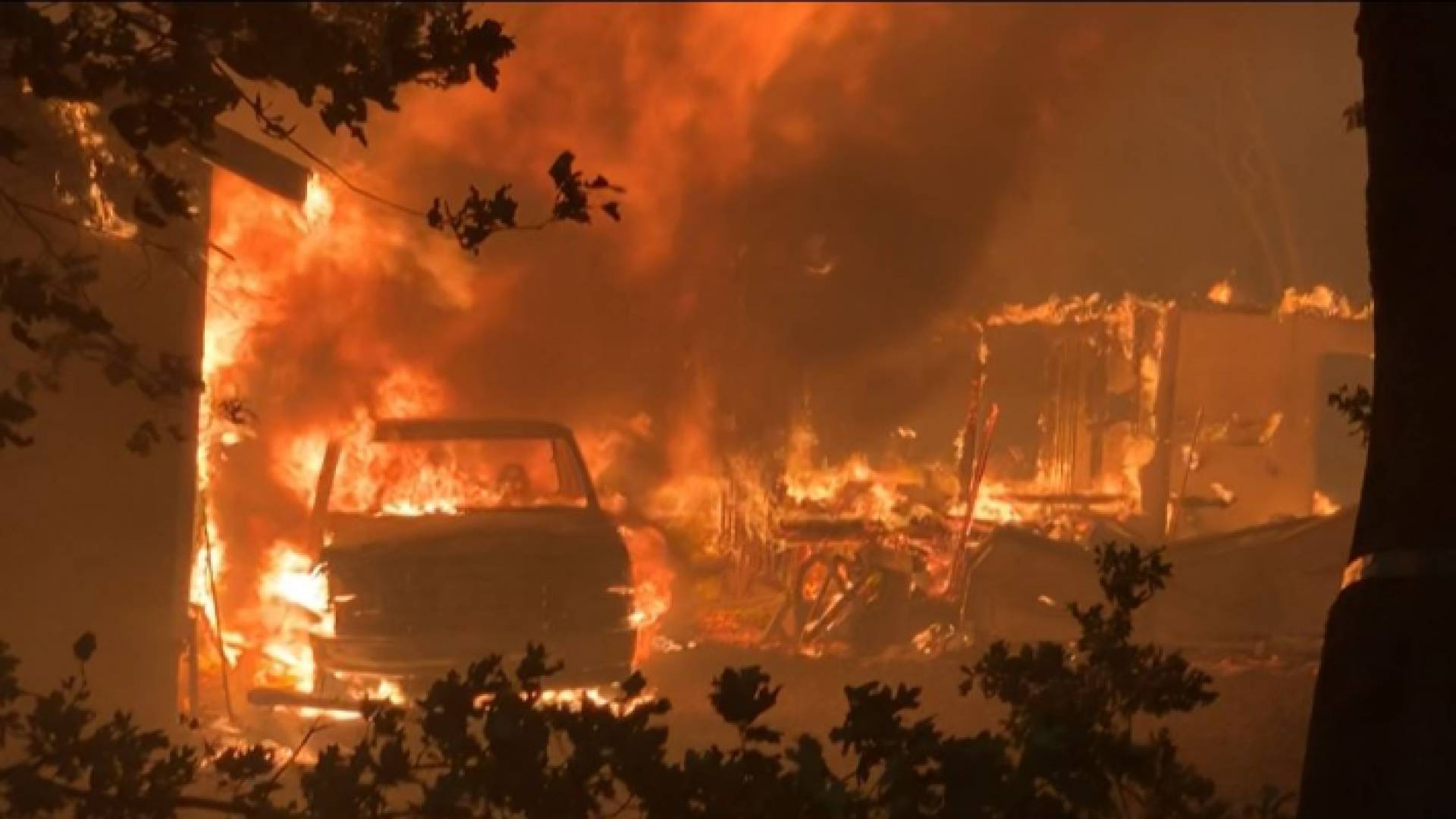 الحريق ديكسي يواصل امتداد في كاليفورنيا