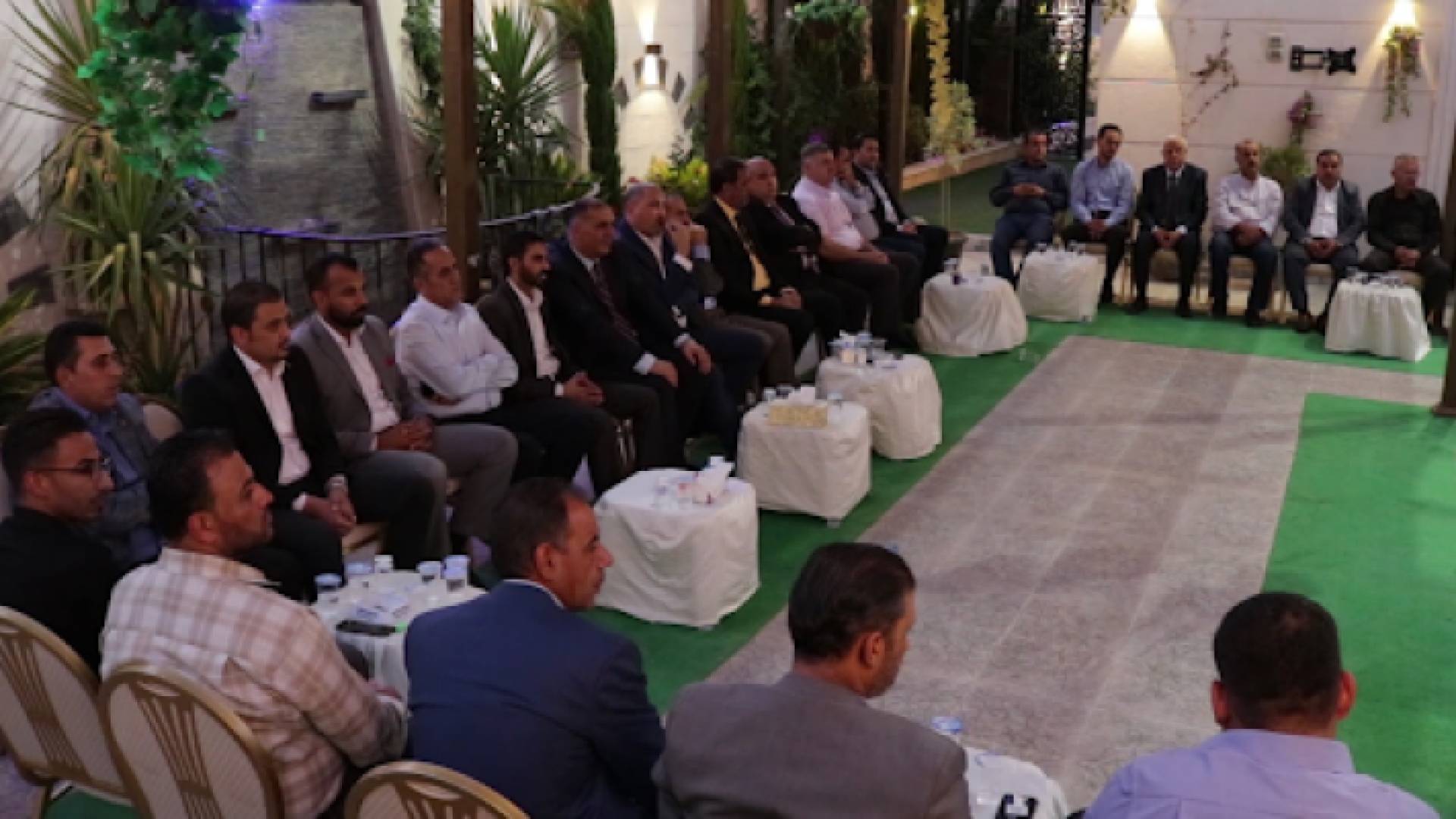 أعضاء اللجنة الملكية يلتقون أهالي الزرقاء