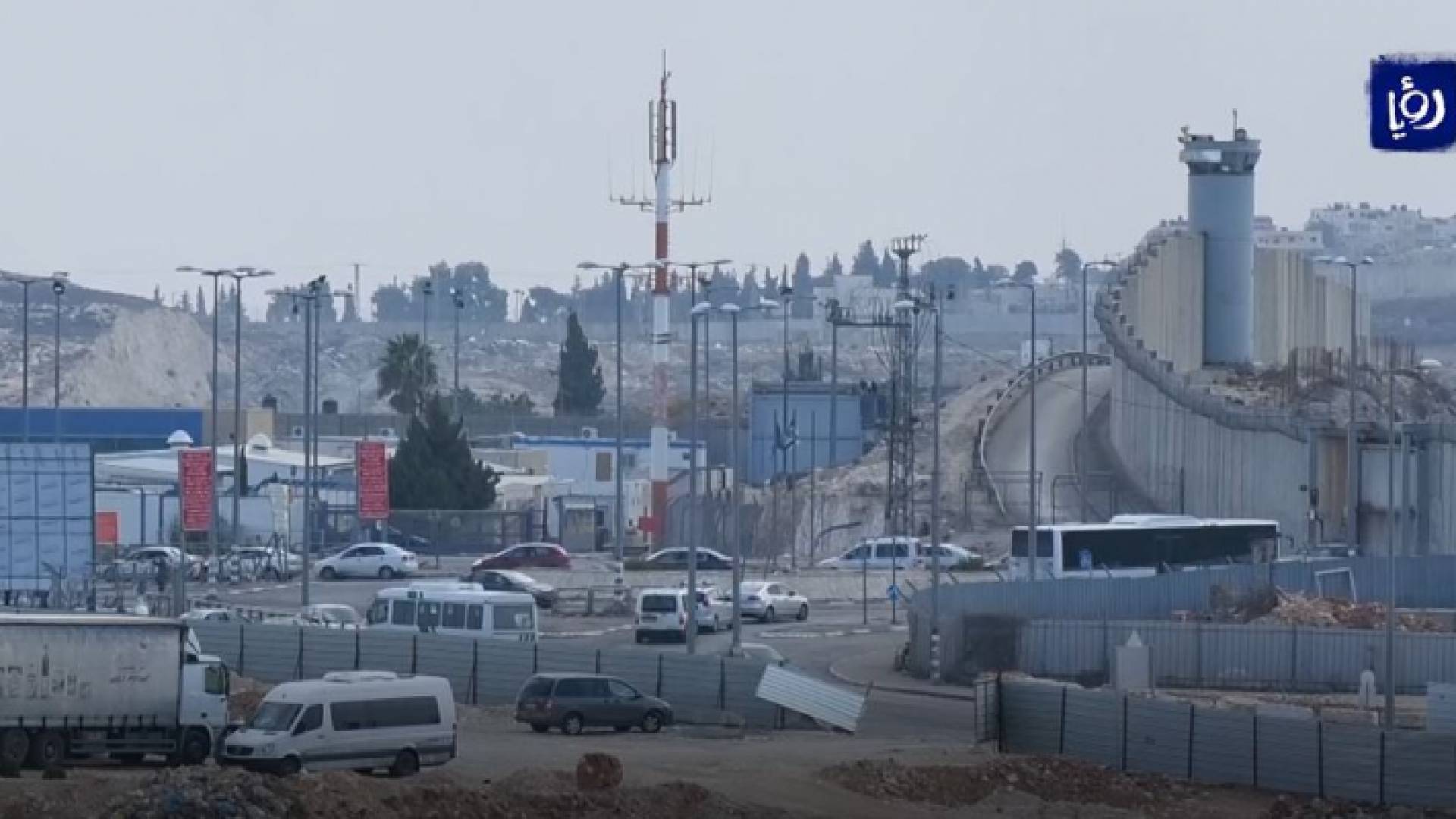 مخططات تهويدية في مطار وحاجز قلنديا