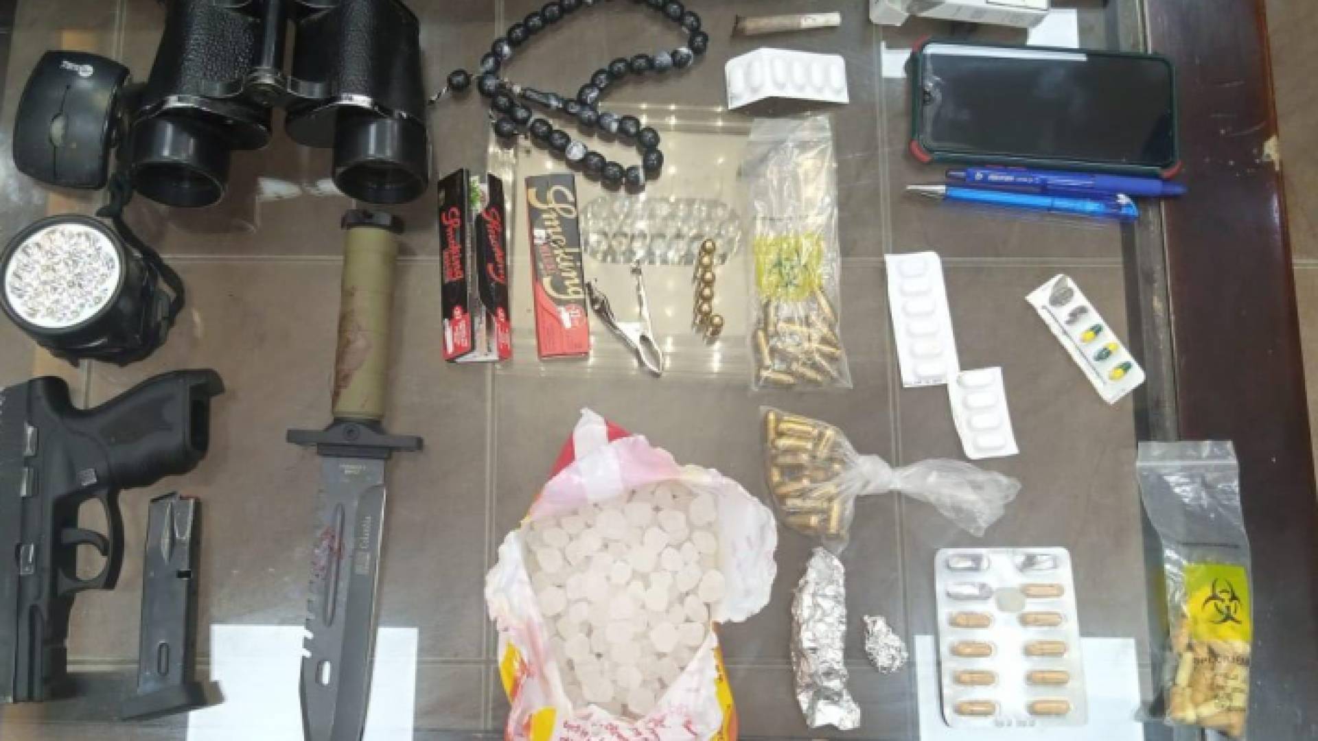 الأمن: تم السيطرة على الشخص بالقوة اللازمة بعد محاولة الفرار من المكان على طريق المطار