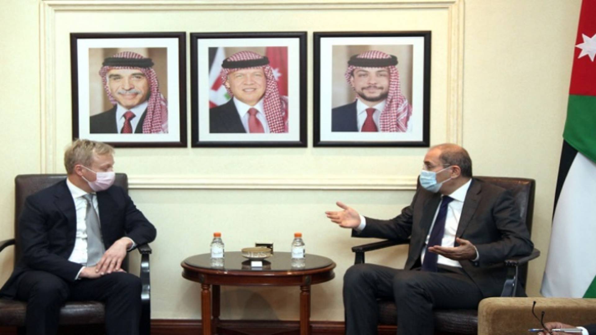 وزير الخارجية والمبعوث الخاص للاتحاد الأوروبي