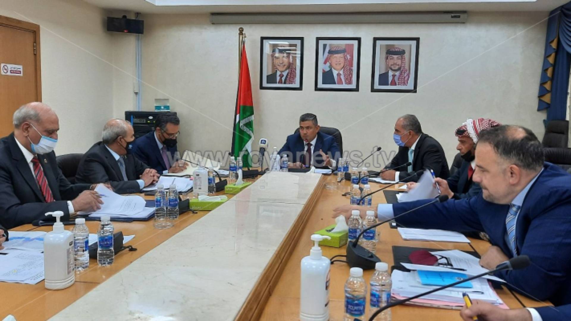 خلال اجتماع لجنة السياحة والآثار والخدمات العامة النيابية