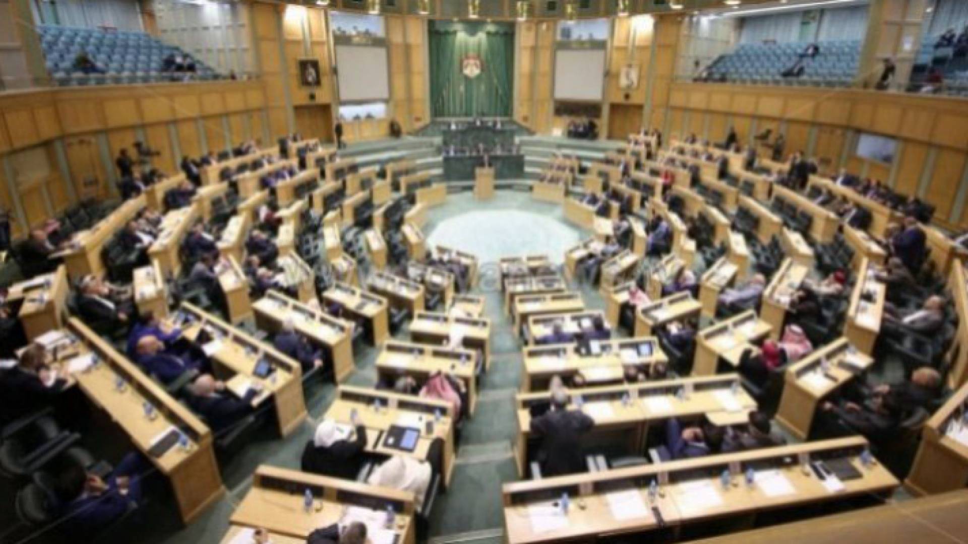 النواب يصوت بالاجماع على رفع سن الترشح لعضوية امانة عمان