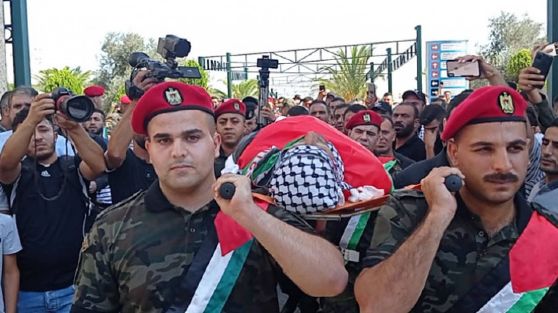 تشييع جثمان الشهيد شادي الشرفا