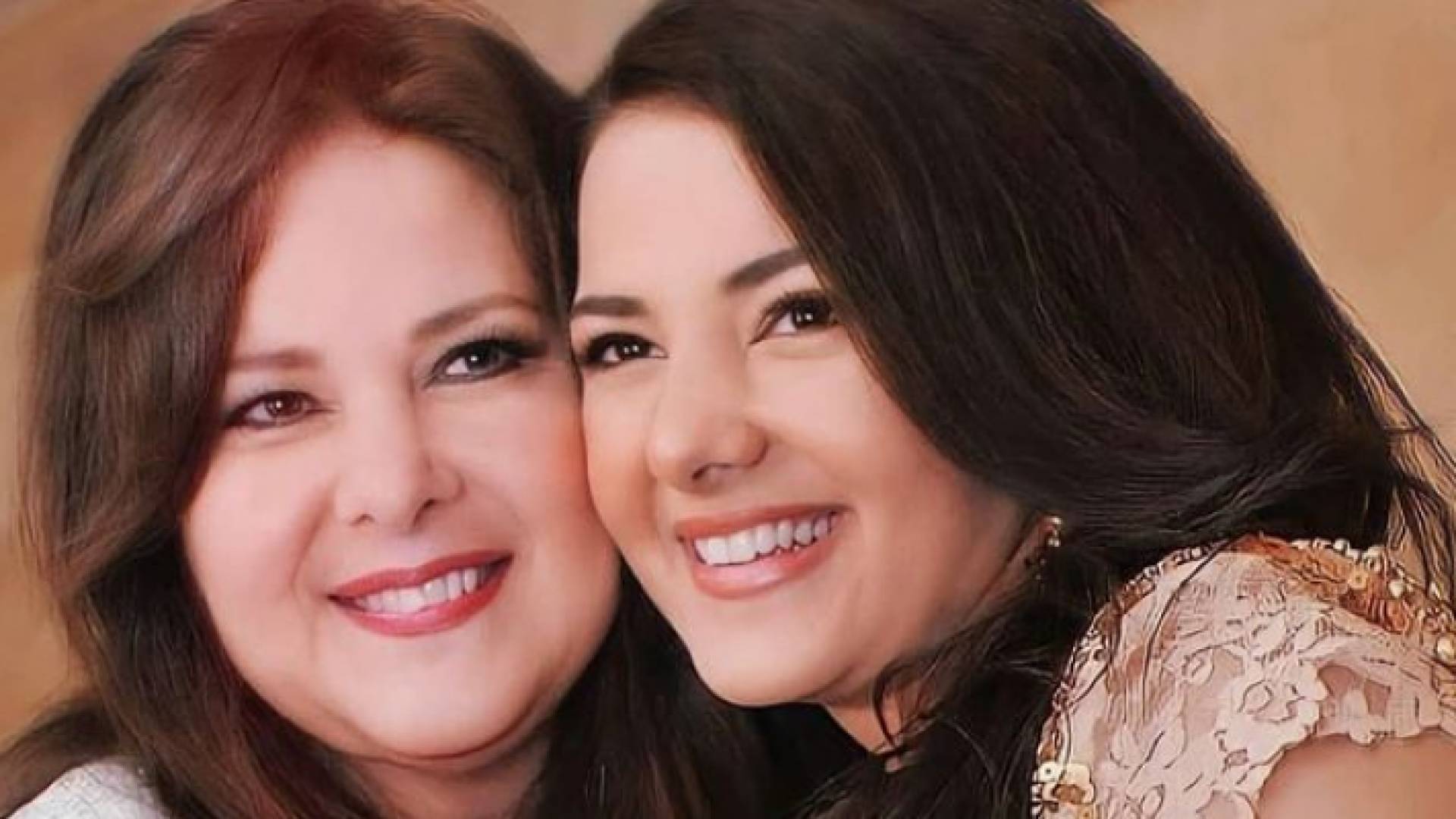 الصورة التي نشرتها الفنانة دنيا سمير غانم على انستغرام برفقة والدتها