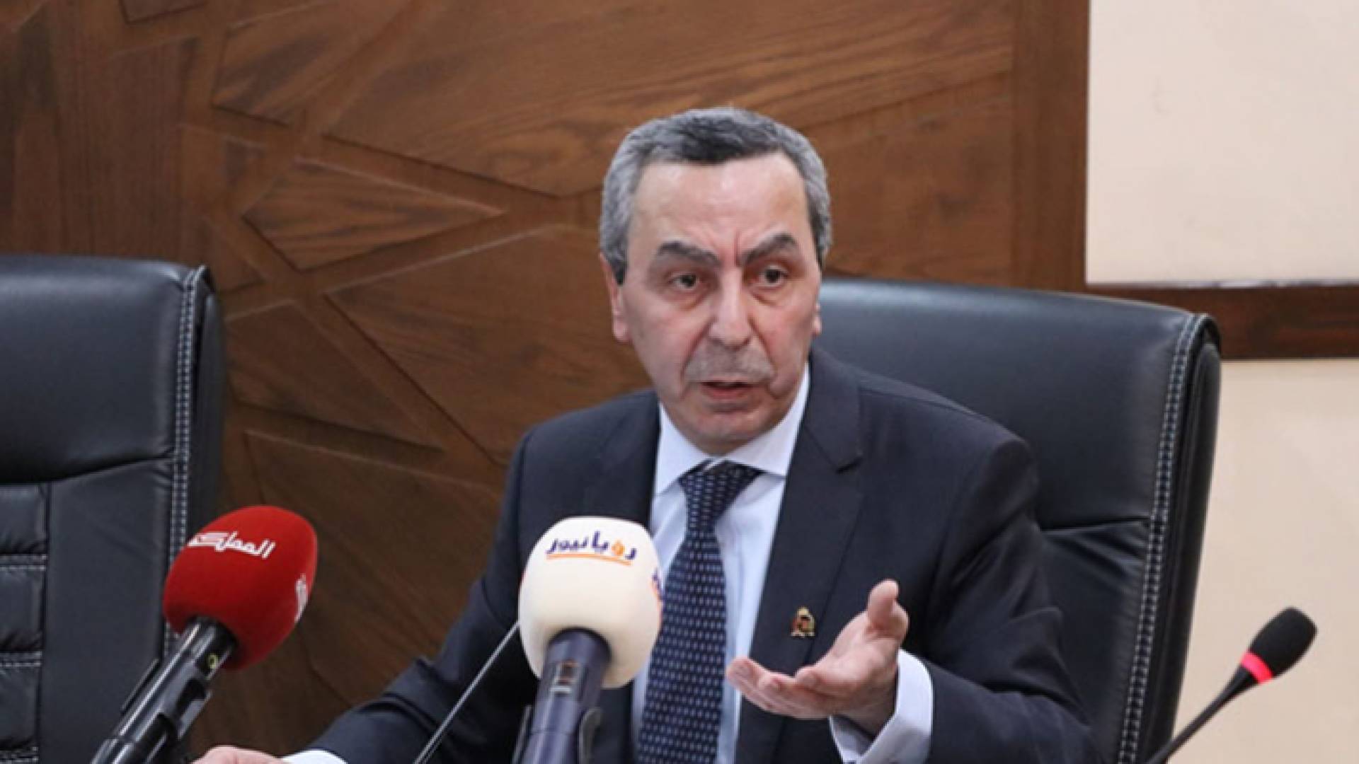 وزير التربية والتعليم الدكتور محمد أبو قديس - ارشيفية