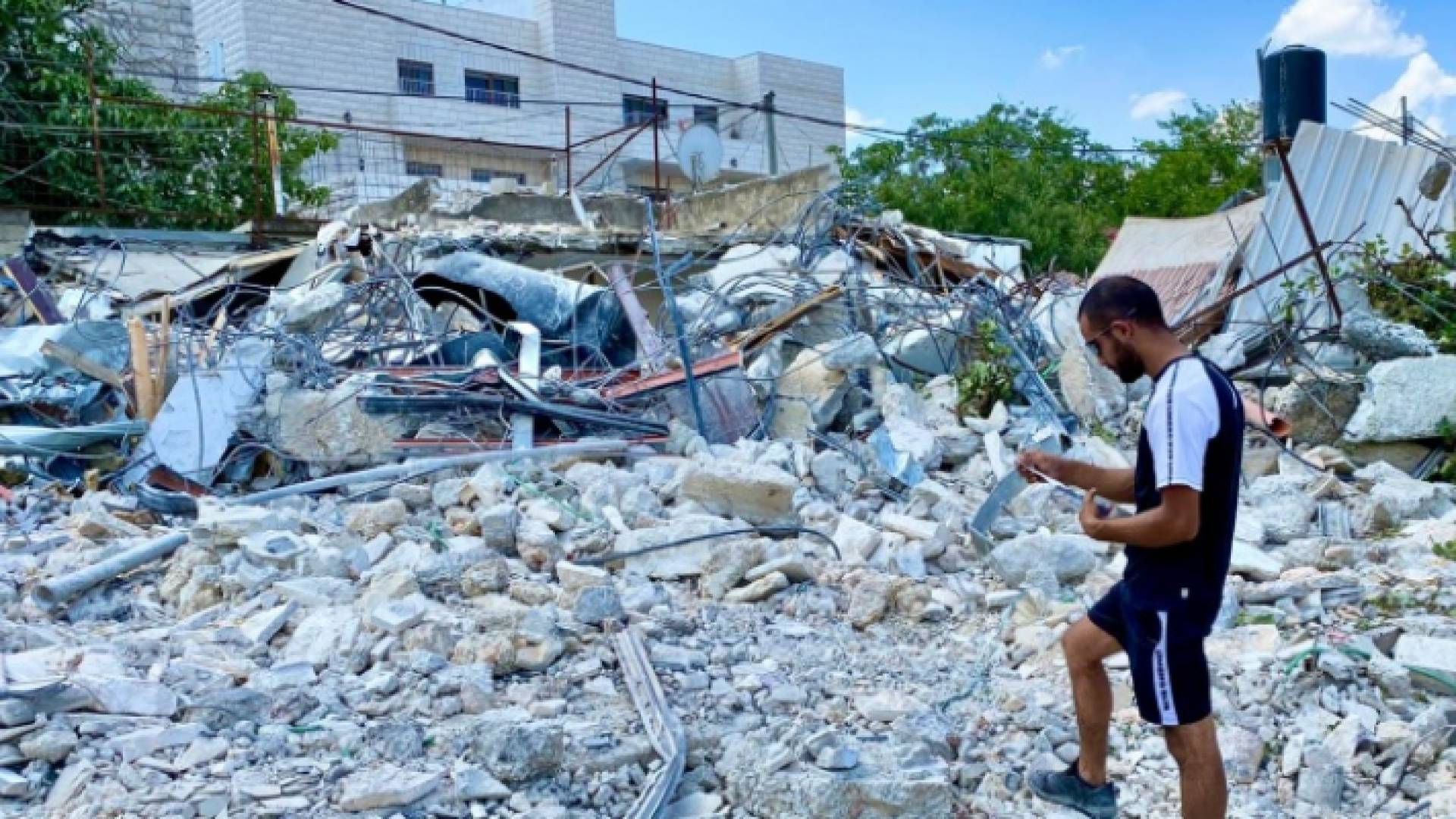 يواصل الاحتلال الإسرائيلي انتهاكاته في مدينة القدس