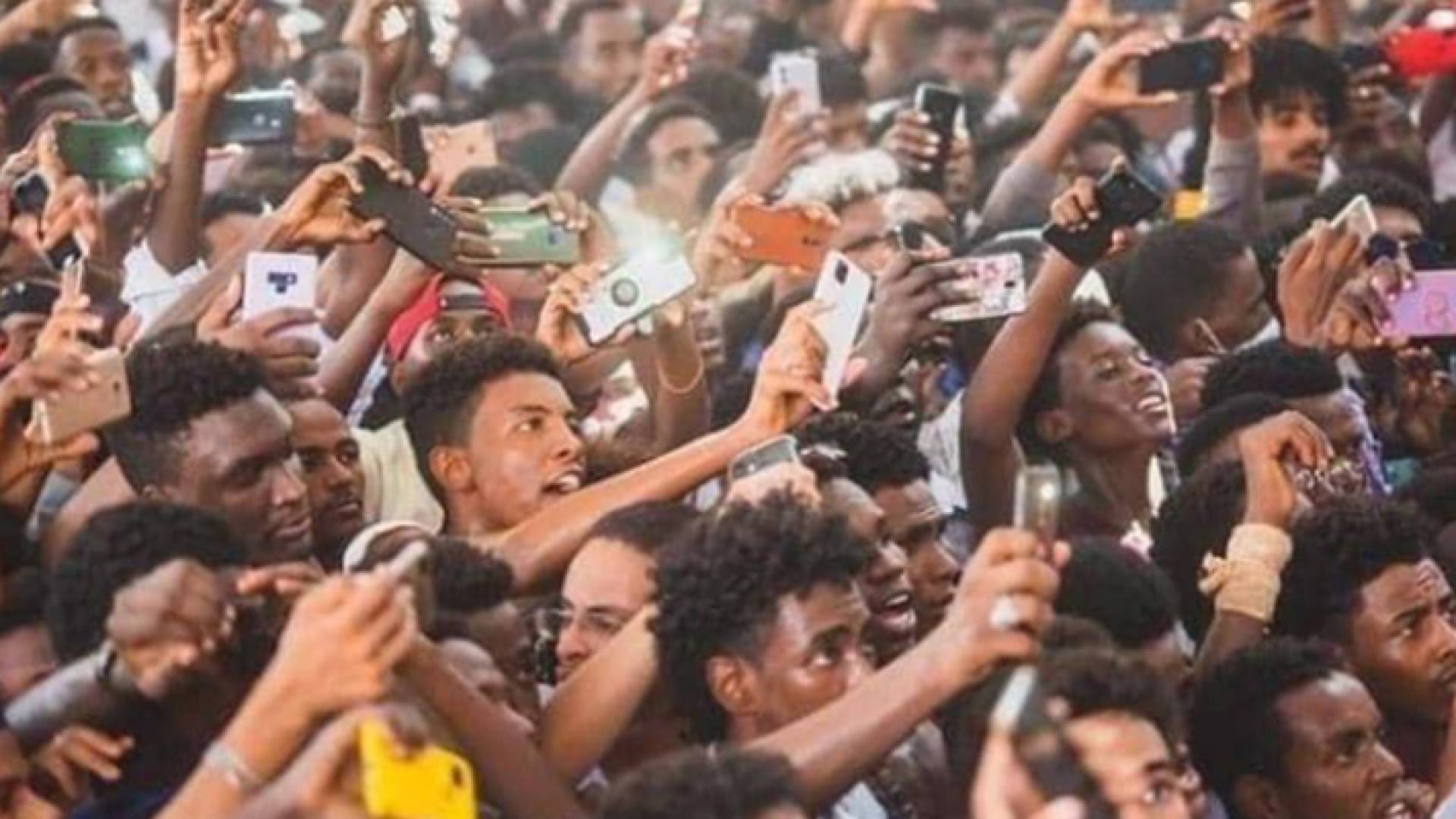 "القونات" ظاهرة غنائية تطفو على الساحة السودانية