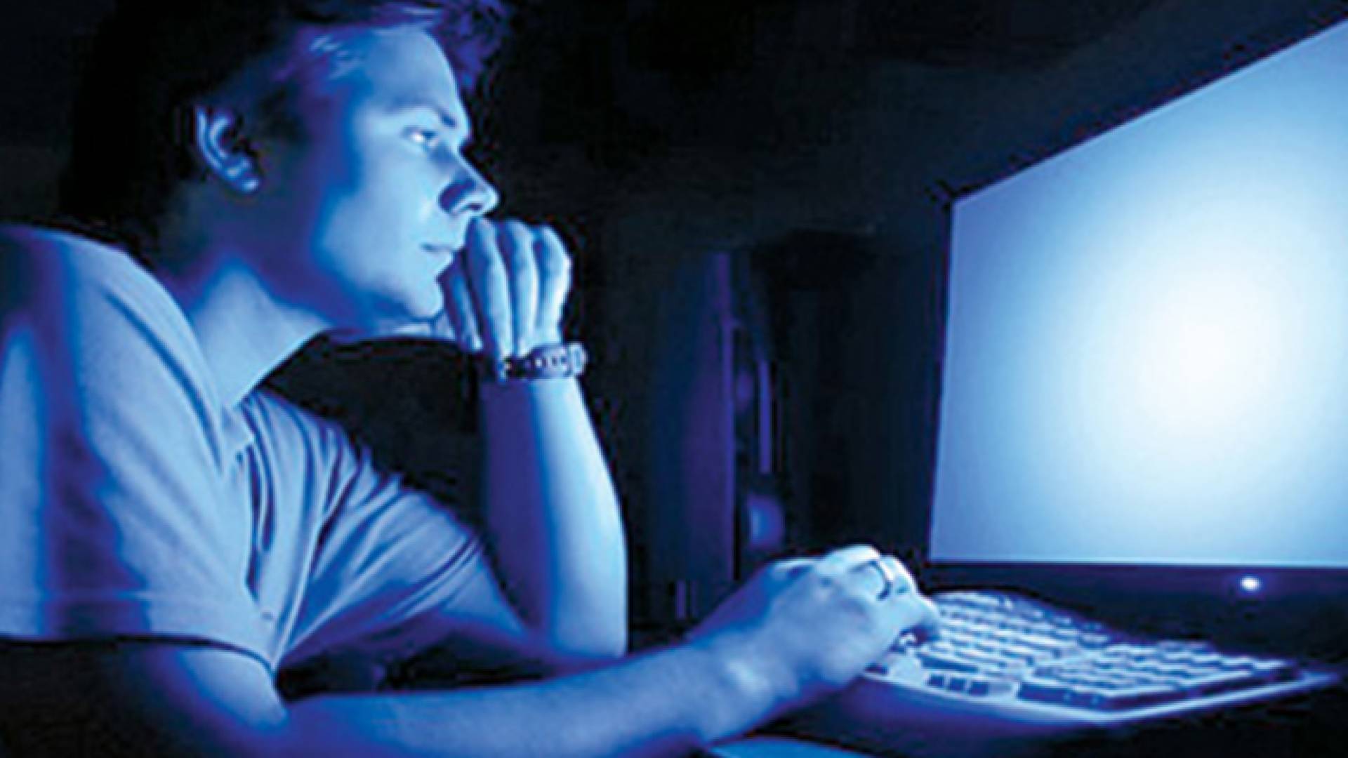 الضوء الأزرق المنبعث من الشاشات - تعبيرية