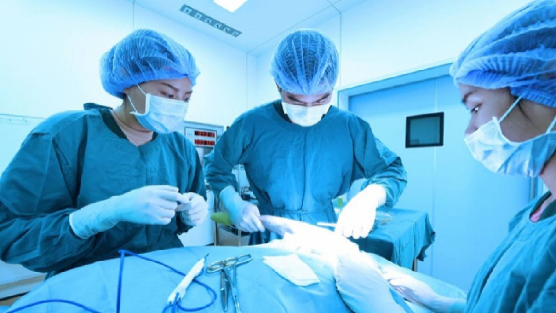 عملية جراحية - تعبيرية