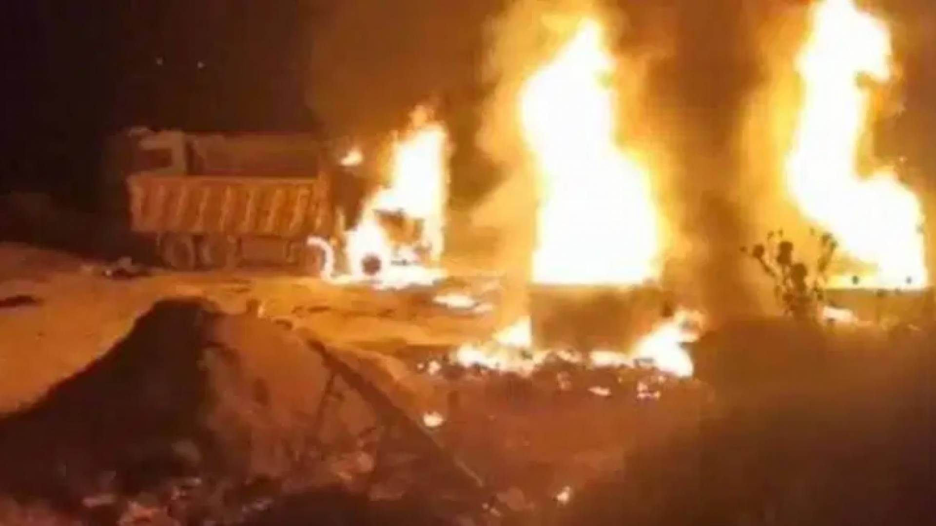 انفجار صهريج للوقود في منطقة عكار شمالي لبنان