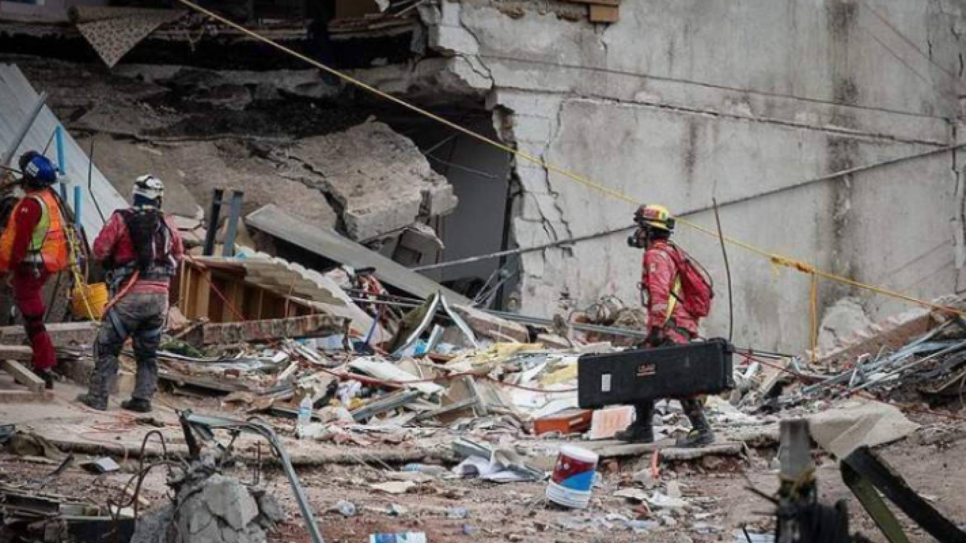 الزلزال قوة 7,2 درجات