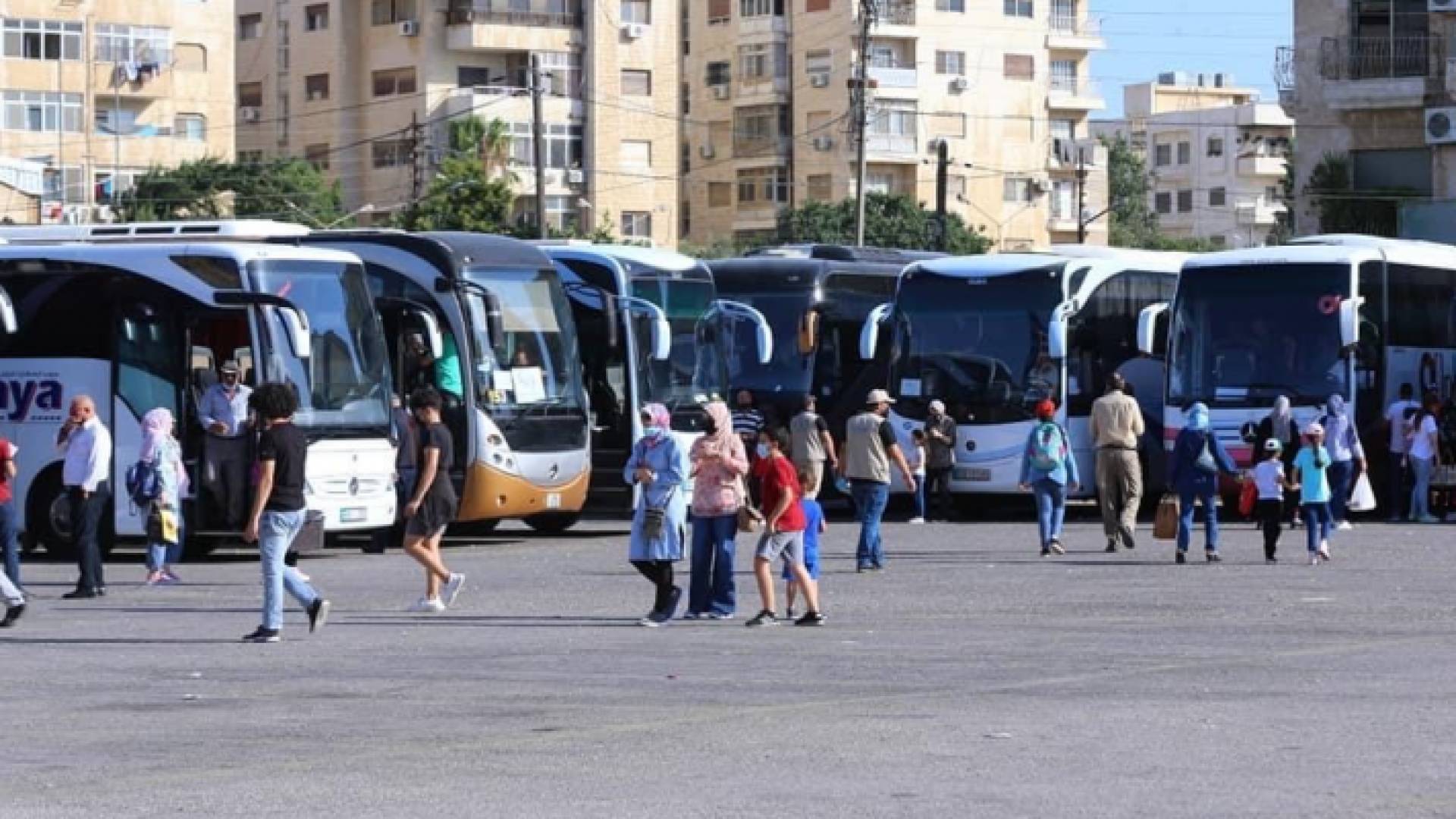 مشاركون في برنامج أردننا جنة