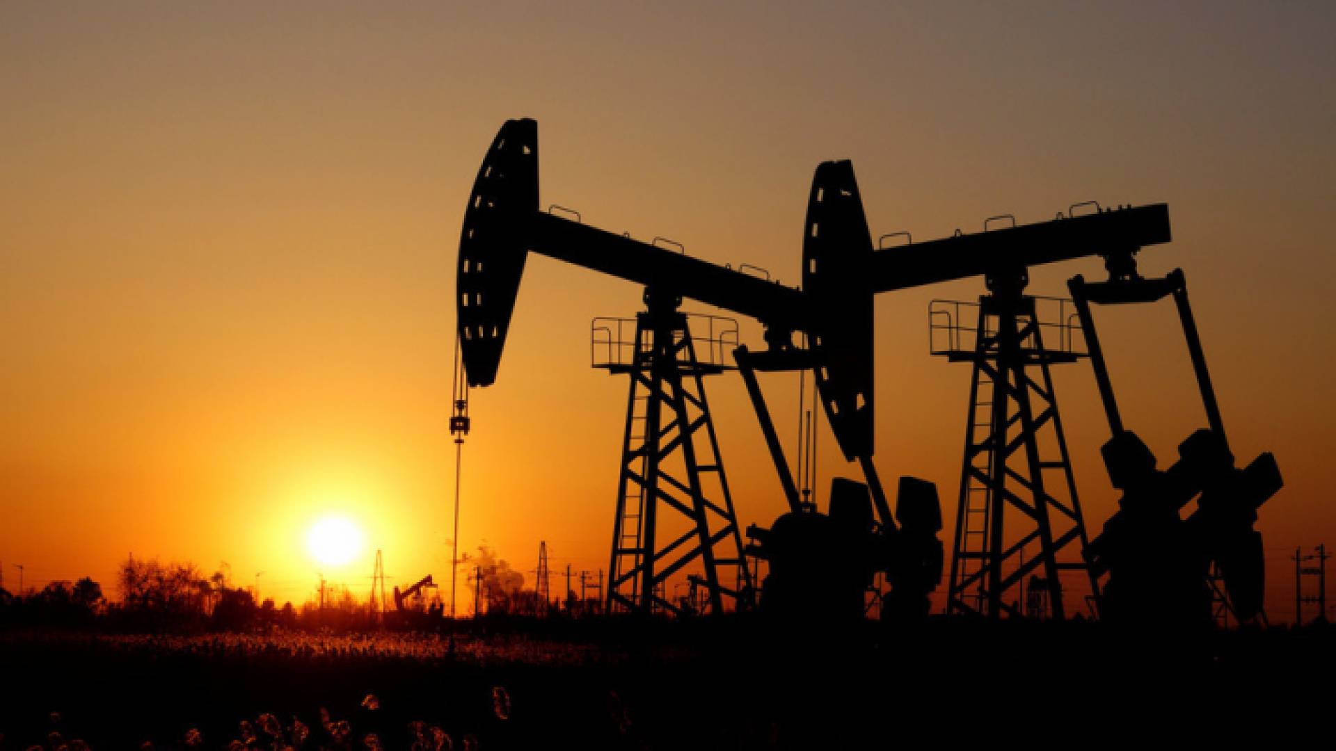 منصة نفط - تعبيرية