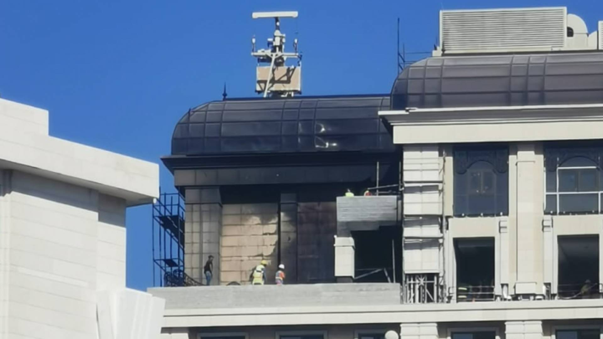 الحريق الذي نشب في مبنى الفندق