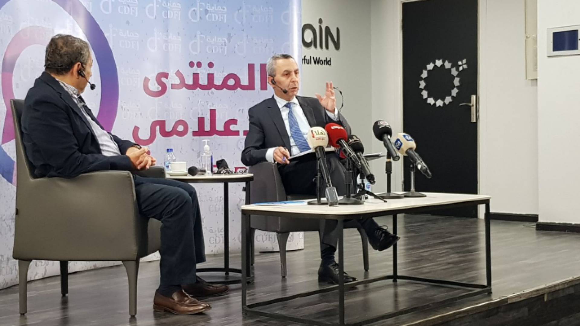 وزير التربية والتعليم الدكتور محمد أبو قديس في لقائه بالمنتدى الإعلامي