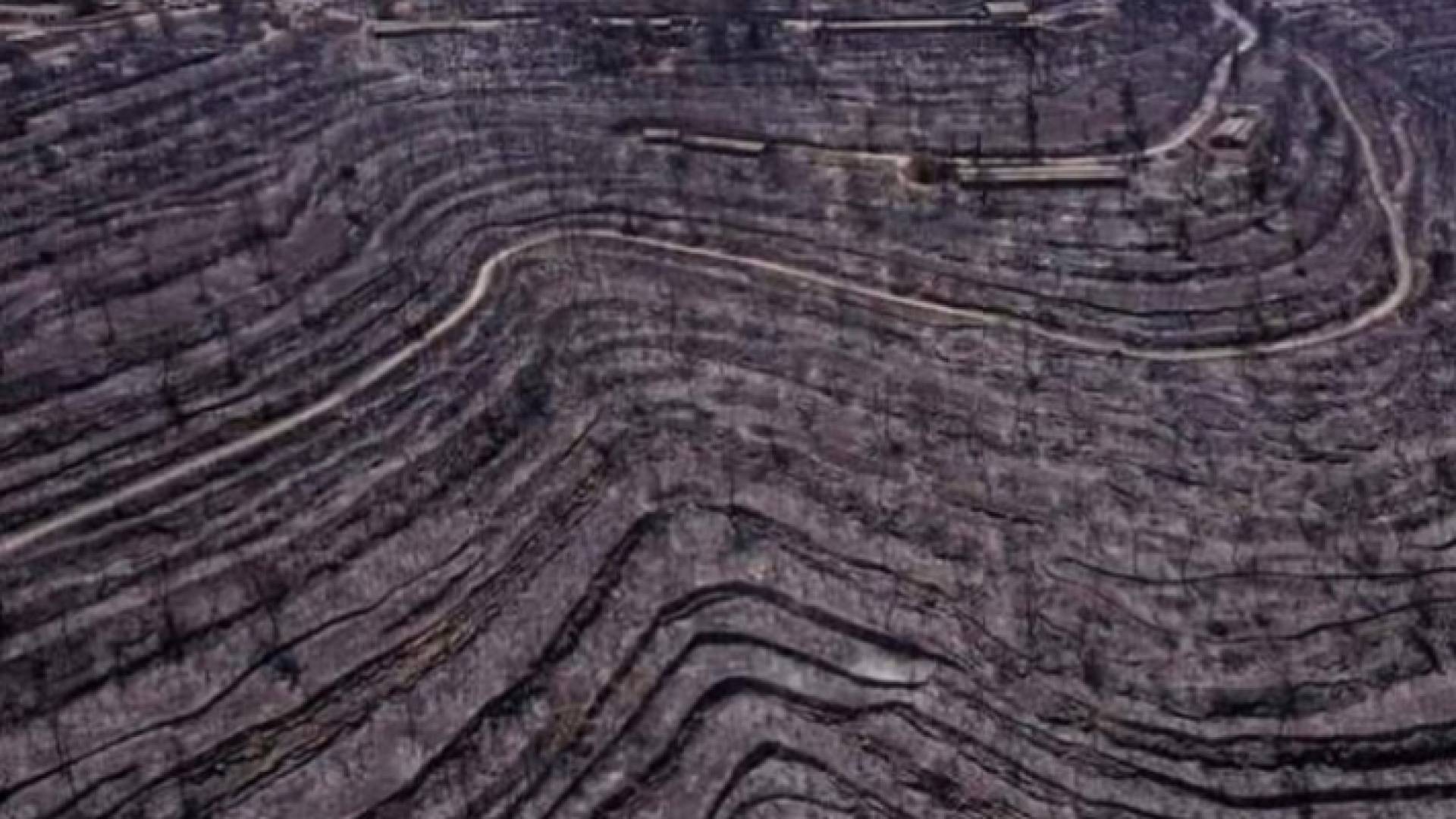 من اثار الحرائق في جبال القدس