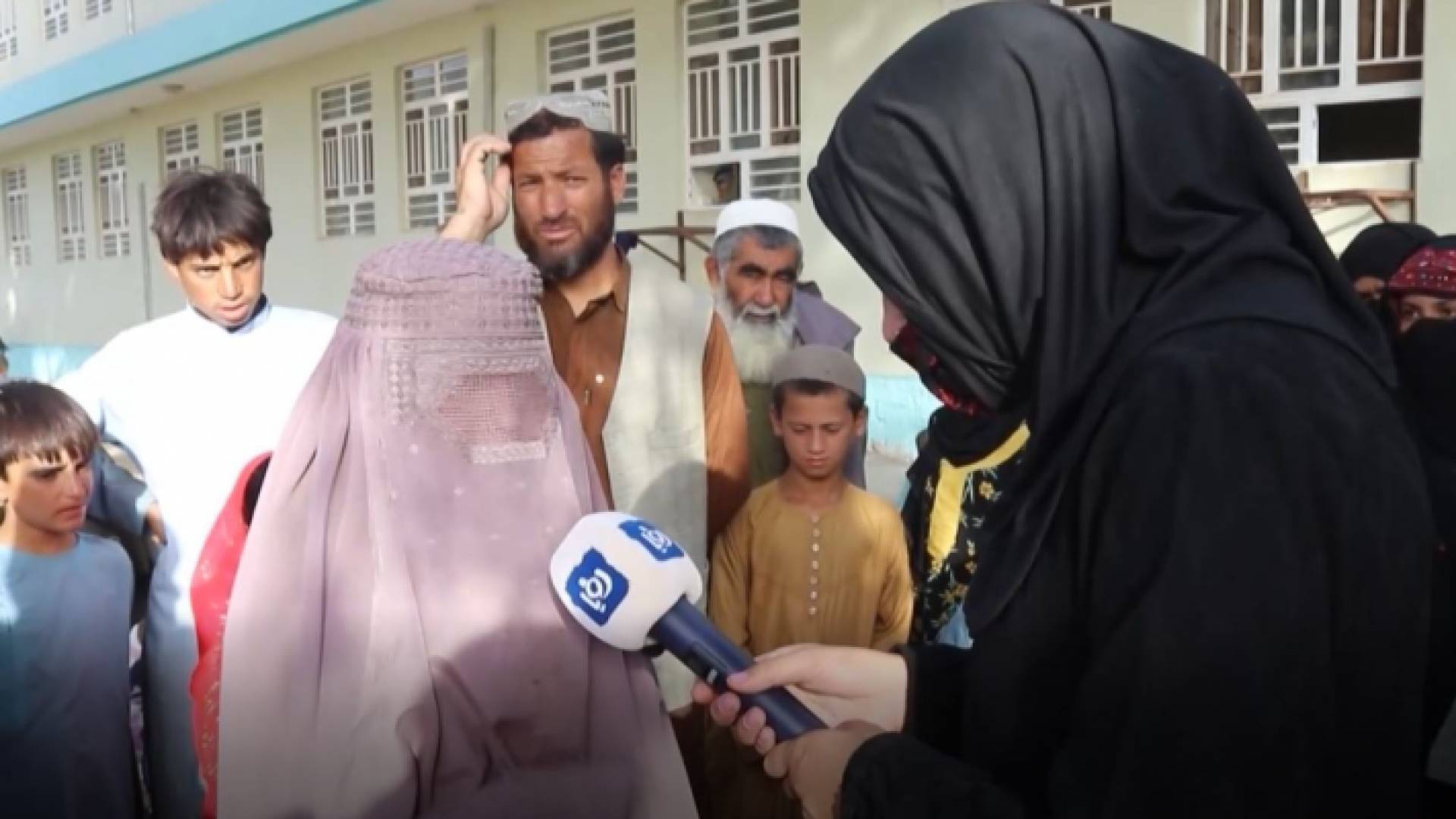 كاميرا رؤيا ترصد مخيمات النزوح في افغانستان قبل سقوطها على يد طالبان بـ3 أسابيع