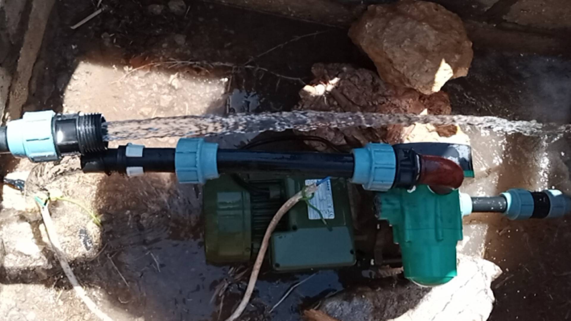 ضبط اعتداءات على خط مياه استخدمت لتزويد مزرعة أسماك وري أشجار