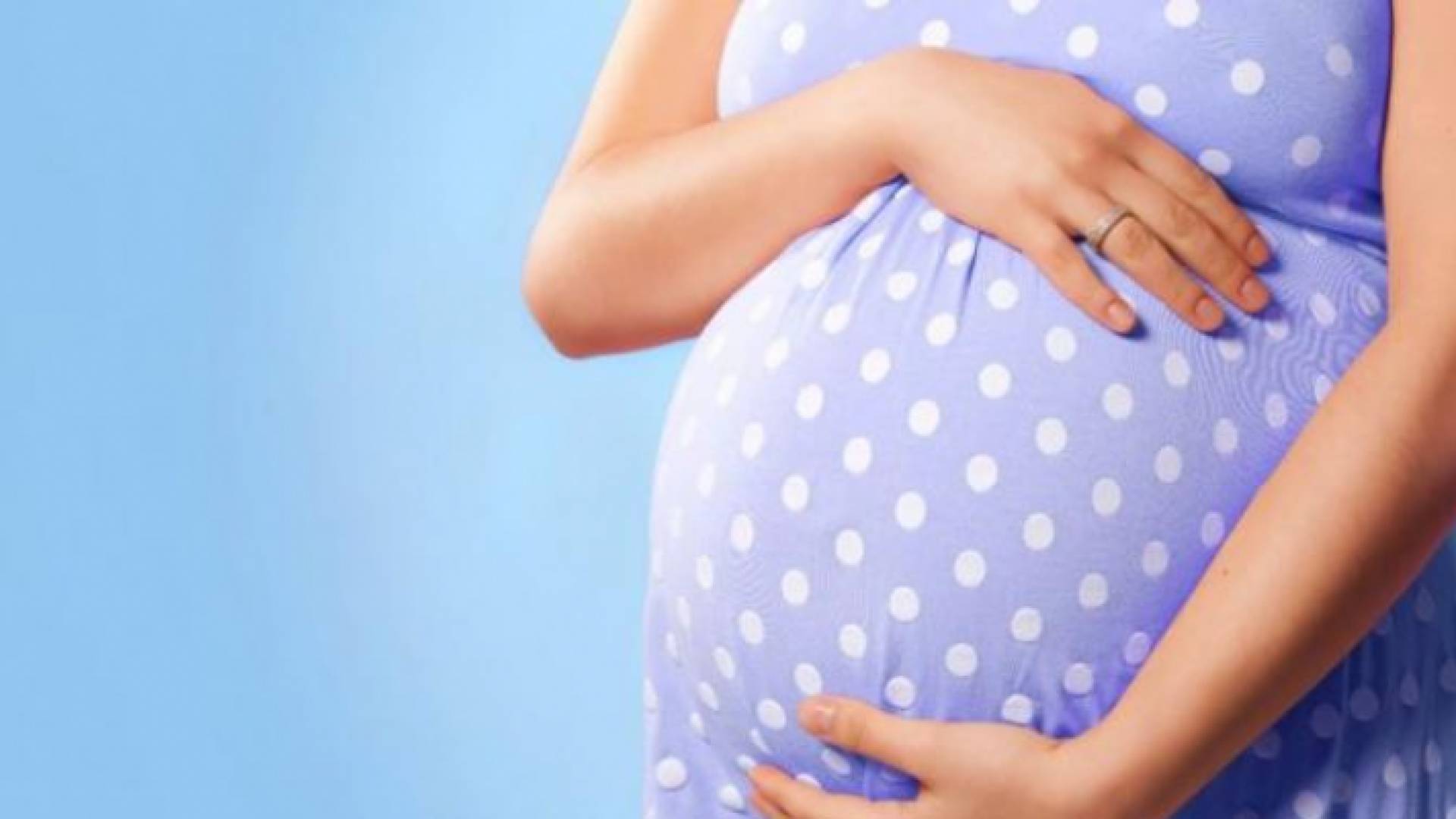 مرأة حامل - تعبيرية