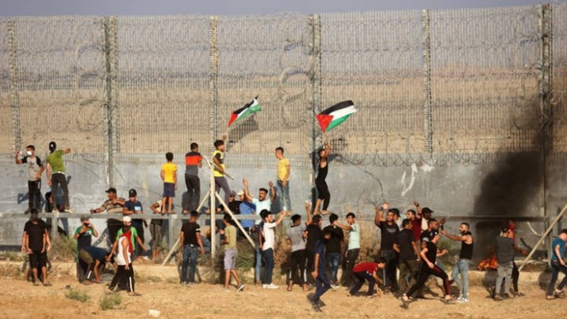 إصابة متظاهرين برصاص الاحتلال بذكرى إحراق الاقصى