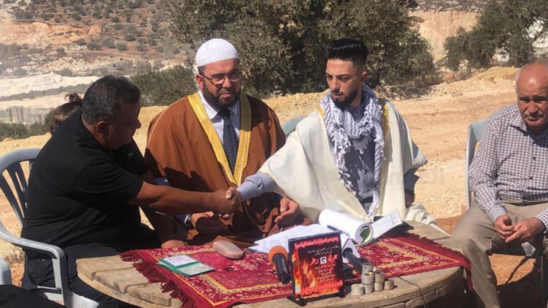 عمران ورغد .. لاجئان فلسطينيان يعقدان قرانهما في جبل صبيح