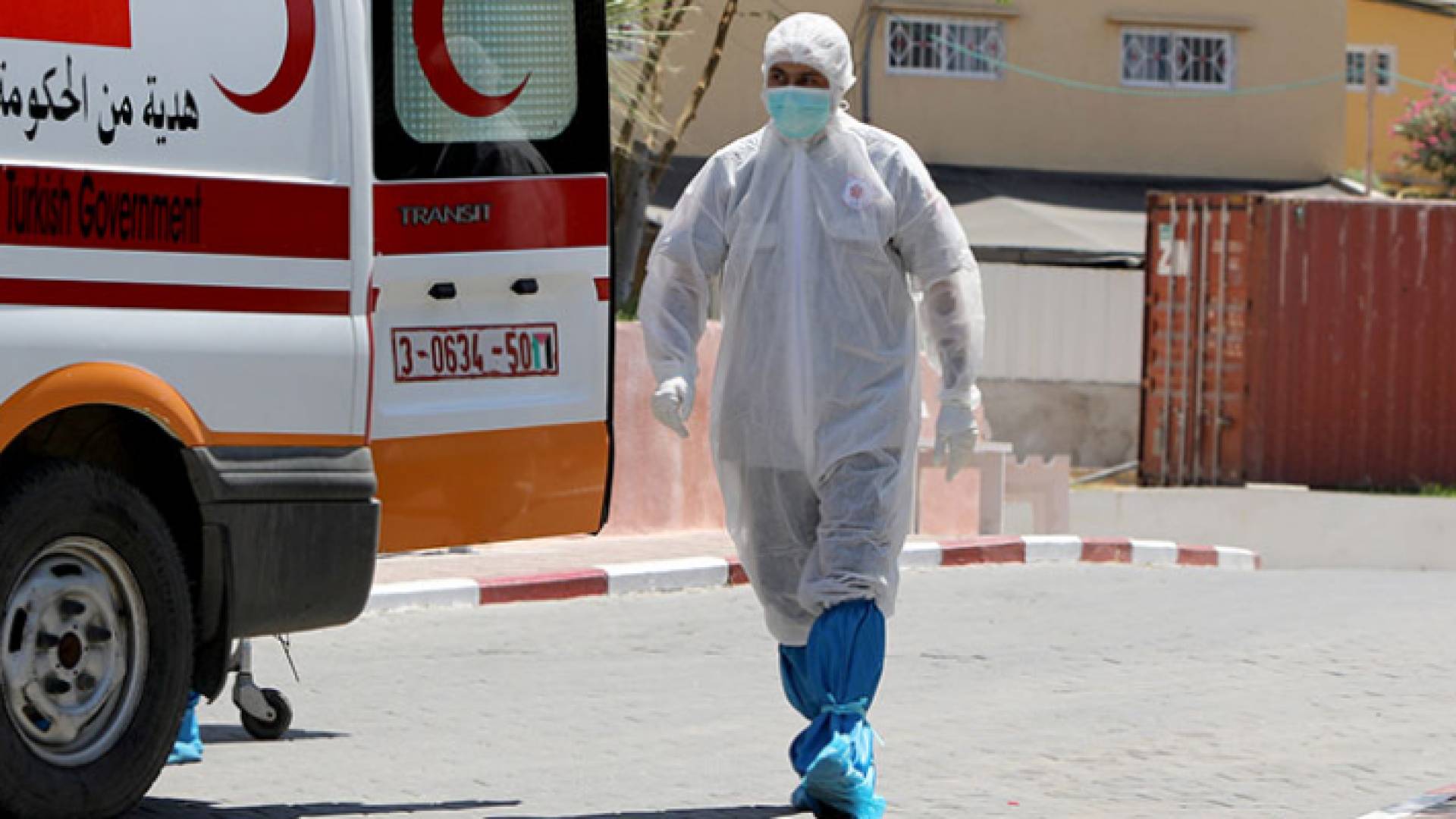 أحد العاملين في القطاع الصحي في قطاع غزة