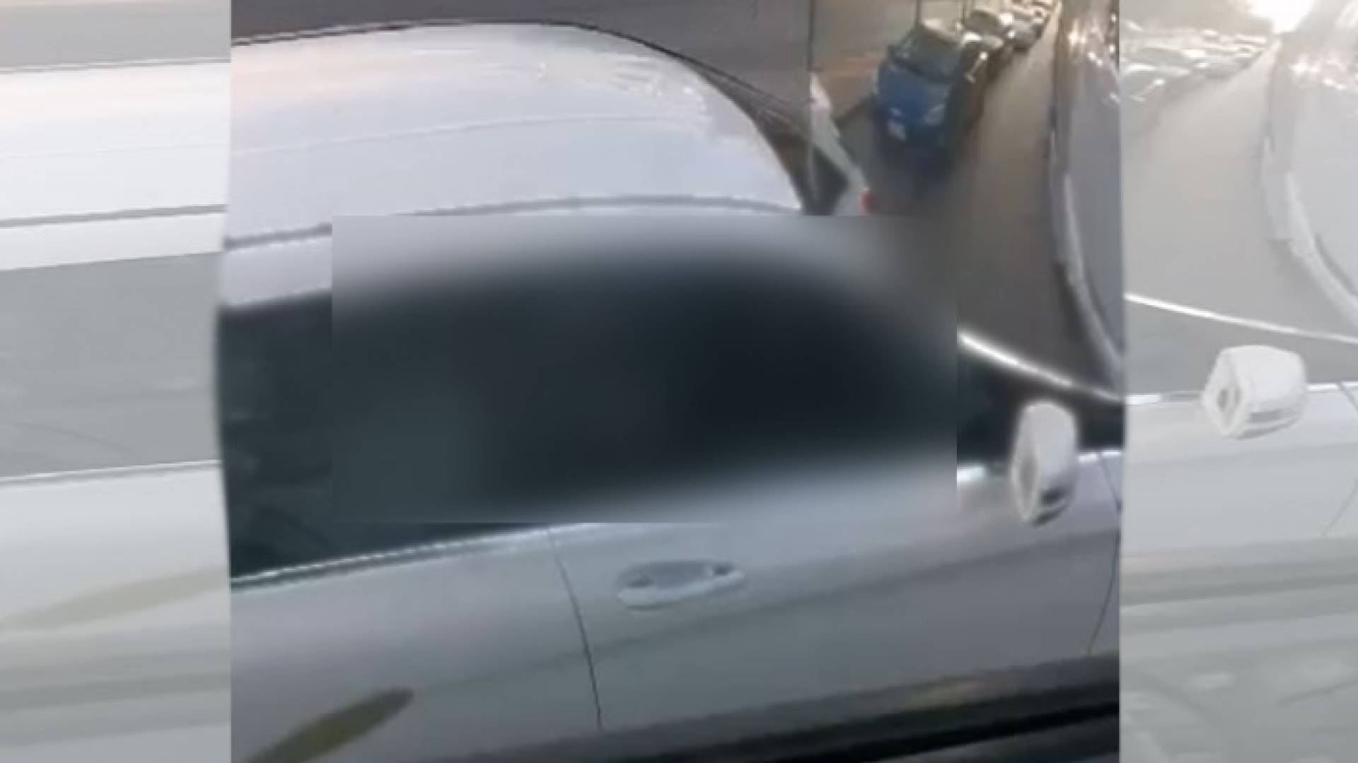 تعتذر رؤيا عن نشر الفيديو لكونه يخدش الحياء العام