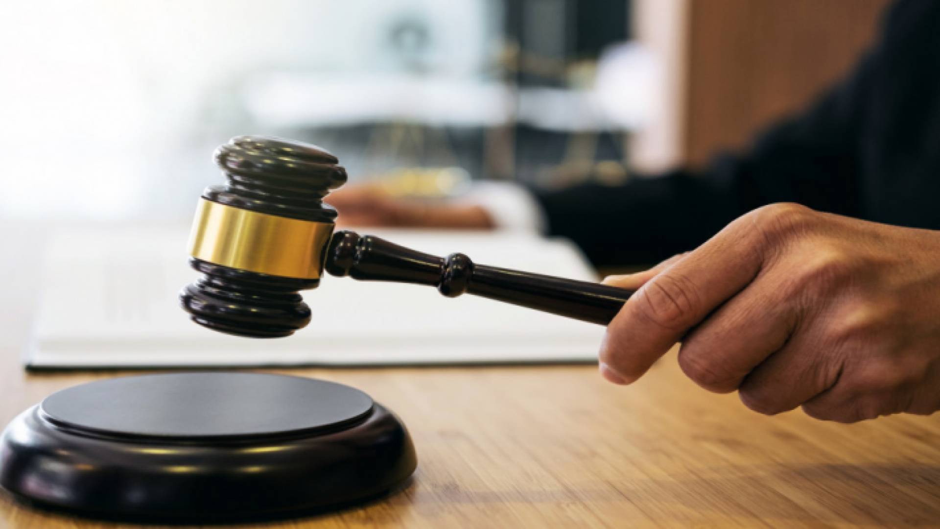 كونه يعاني من مرض عقلي