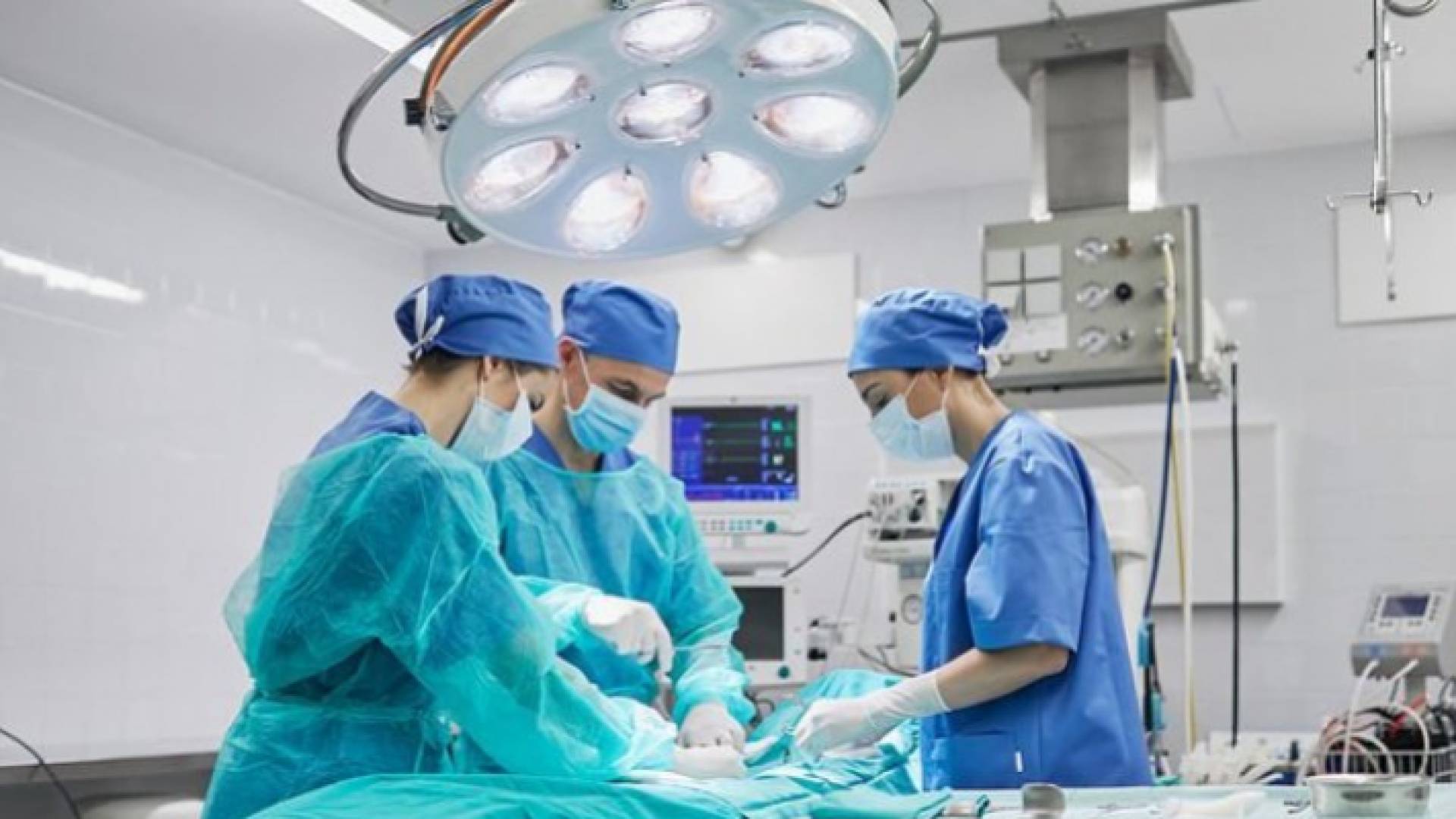 عملية جراحية - تعبيرية