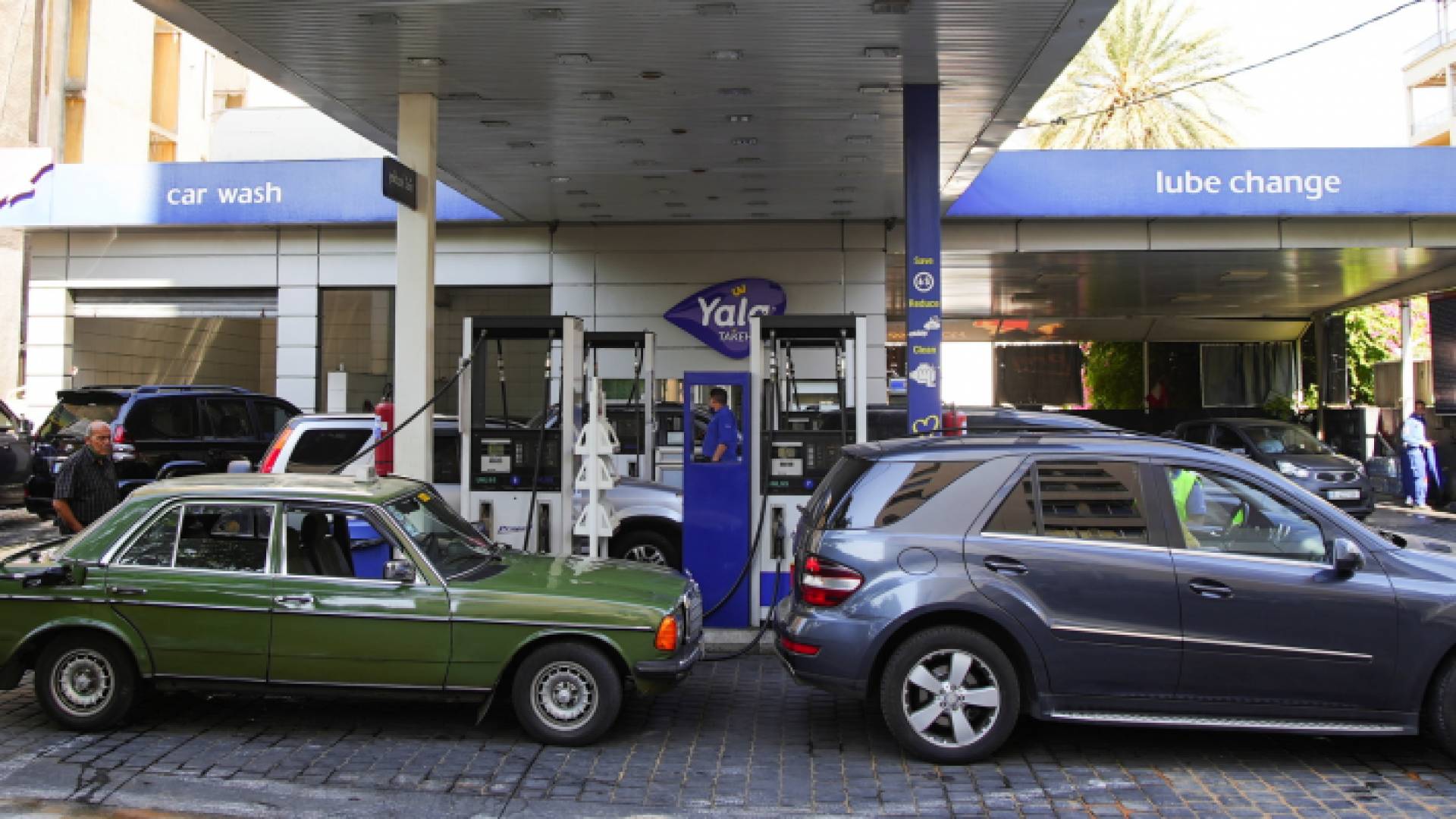 محطة وقود في لبنان - أرشيفية