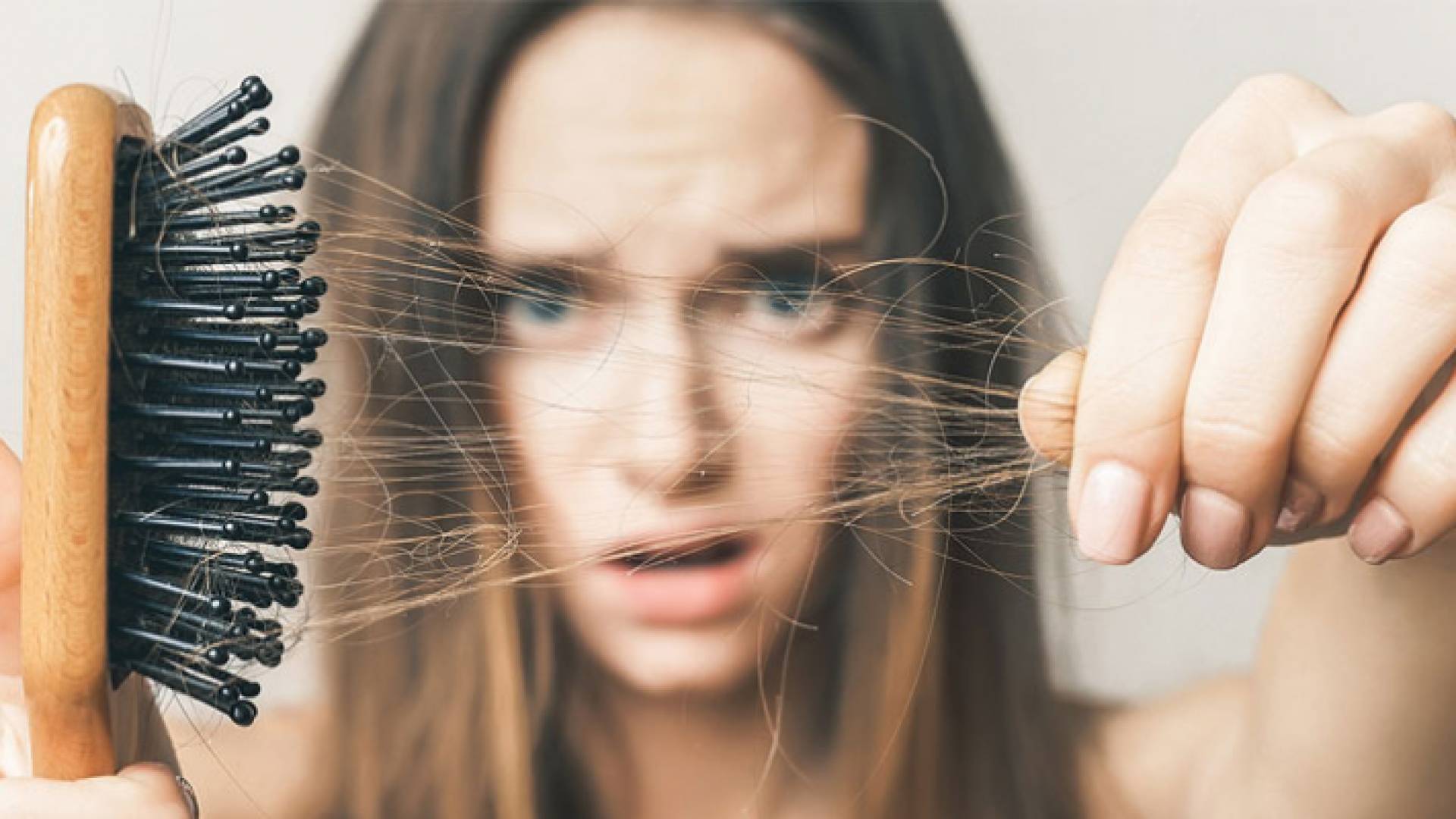 تساقط الشعر كأثر جانبي بالإضافة إلى الإجهاد النفساني