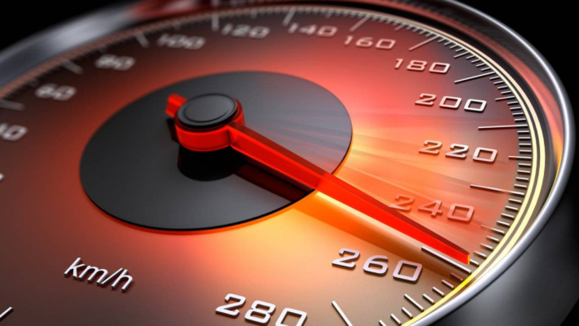 الدوريات الخارجية أكدت أنها تعمل على مراقبة السرعات العالية والتجاوزات حتى في الأوقات الليلية