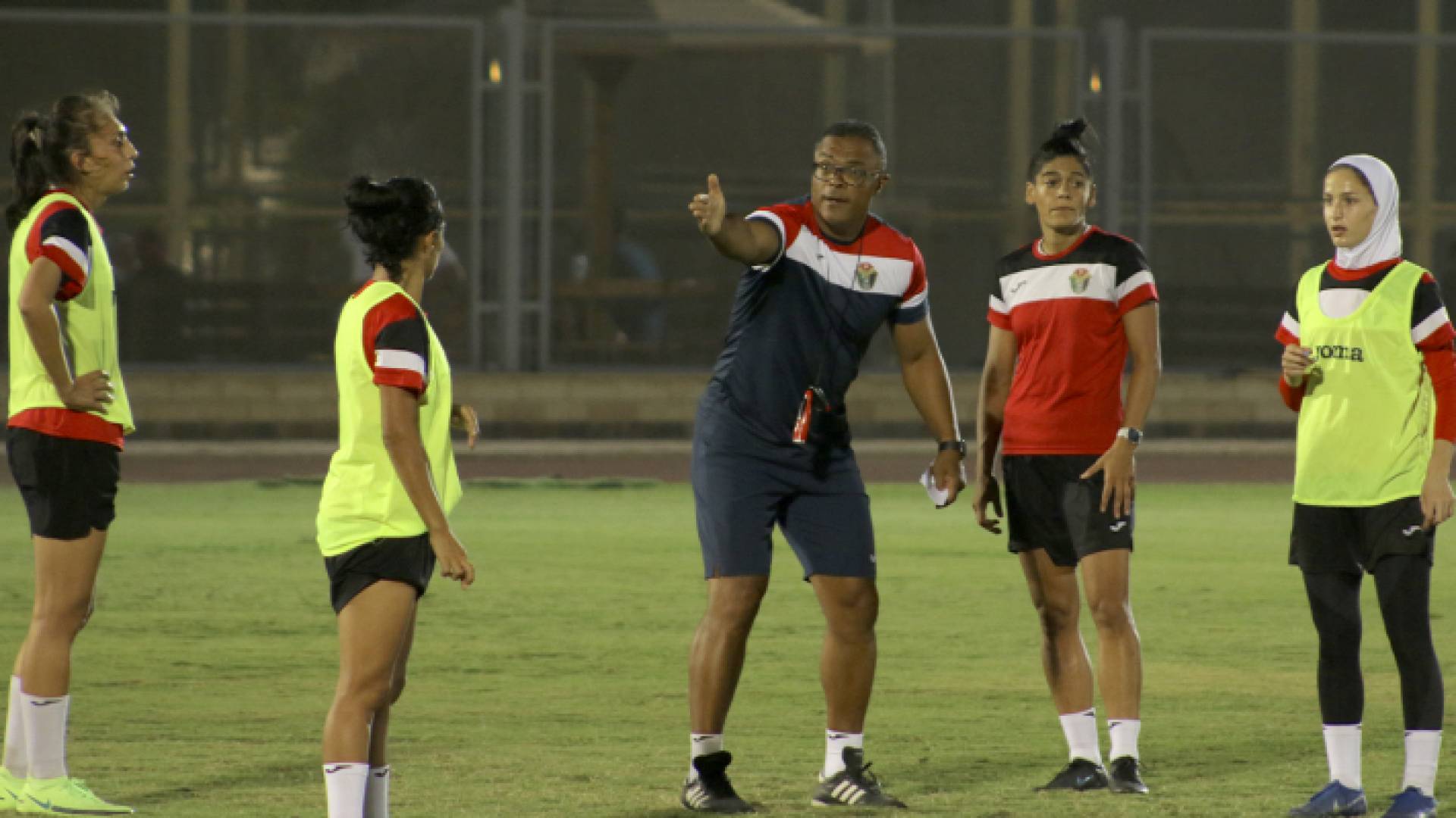 مدرب النشميات ديفيد ناشيمينتو يقود أحد التدريبات - أرشيفية