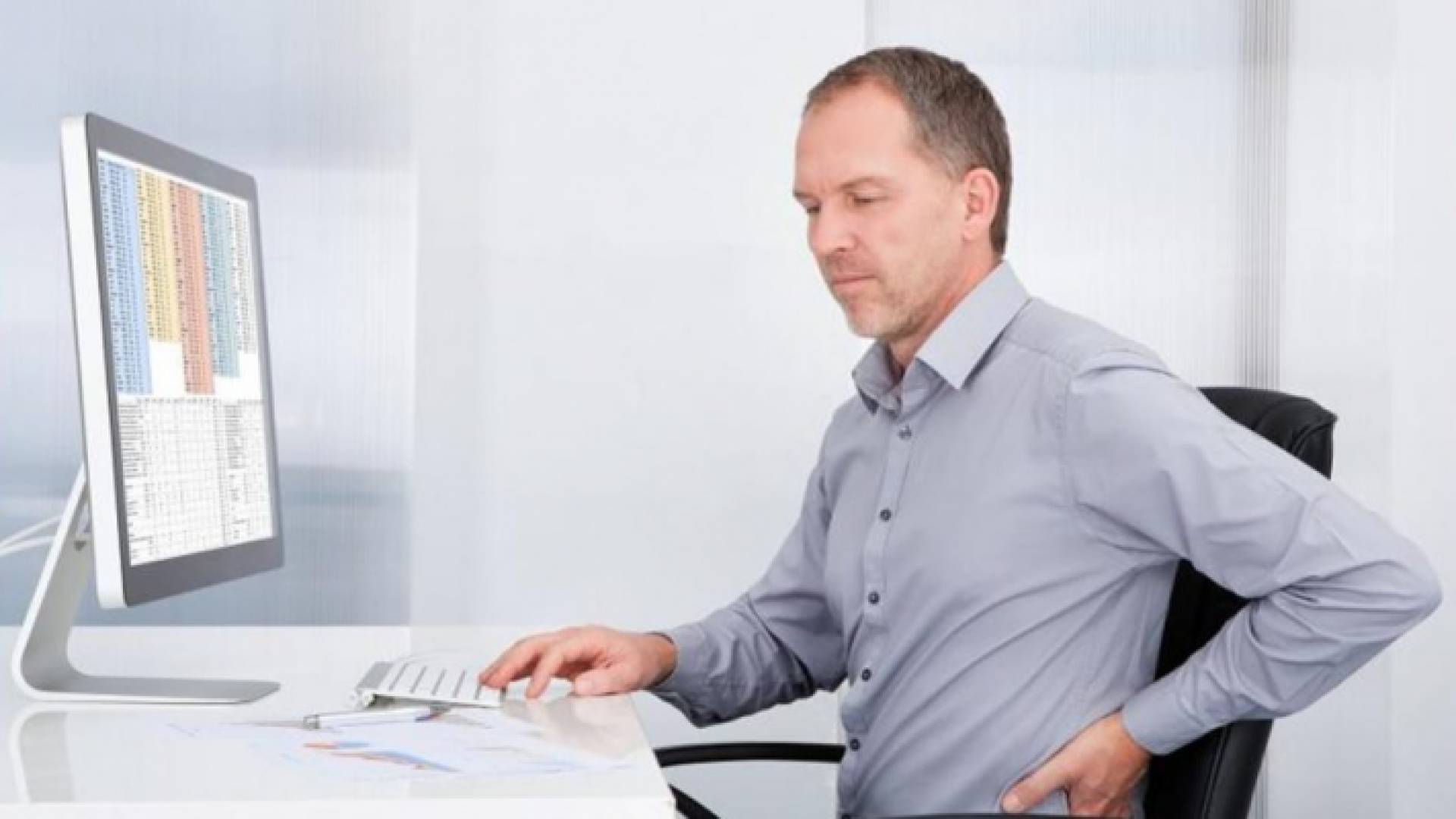 دراسة: الجلوس 8 ساعات يضاعف خطر الإصابة بالسكتة الدماغية